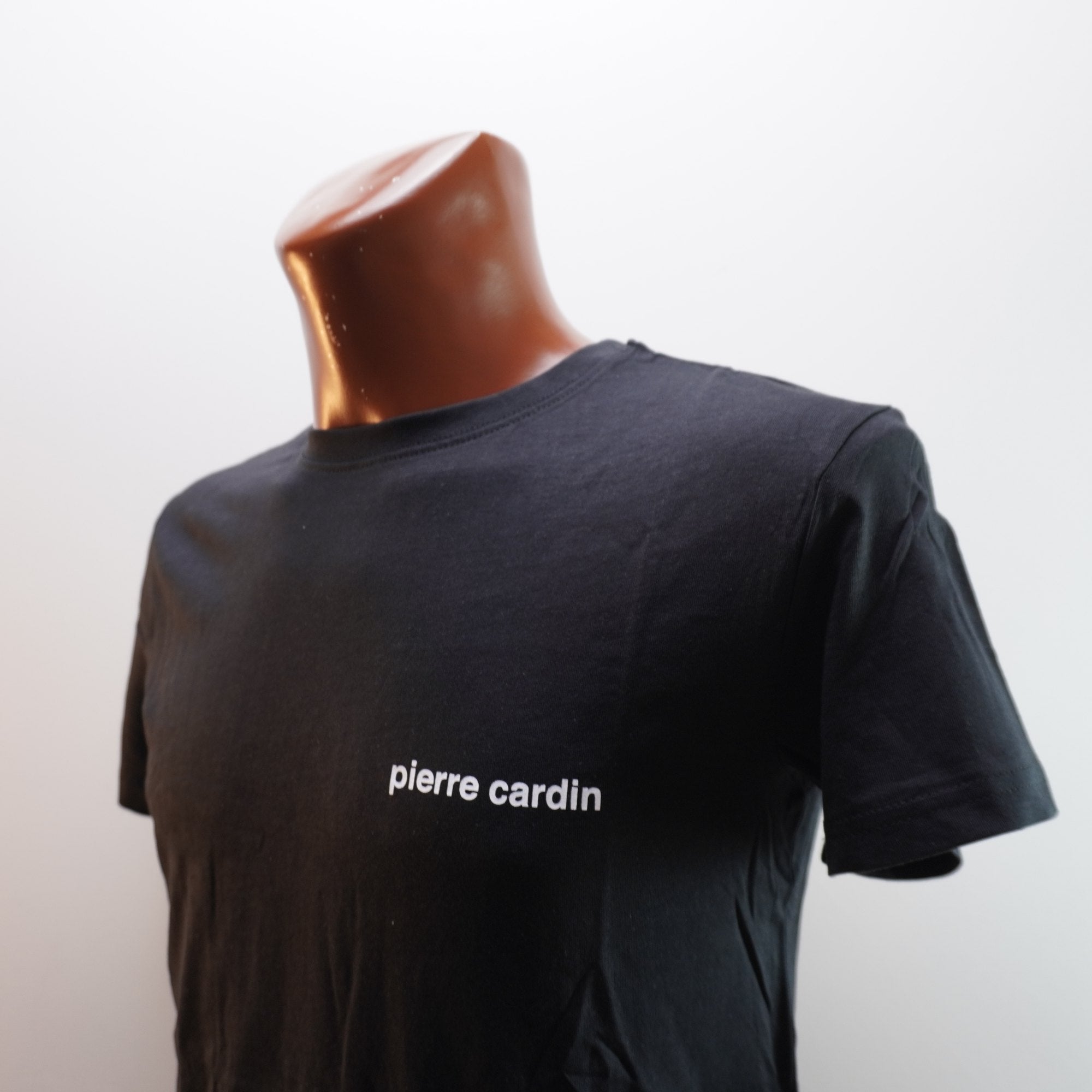 Camiseta Deportiva Pierre Cardin para Hombre Usada - Negra, S