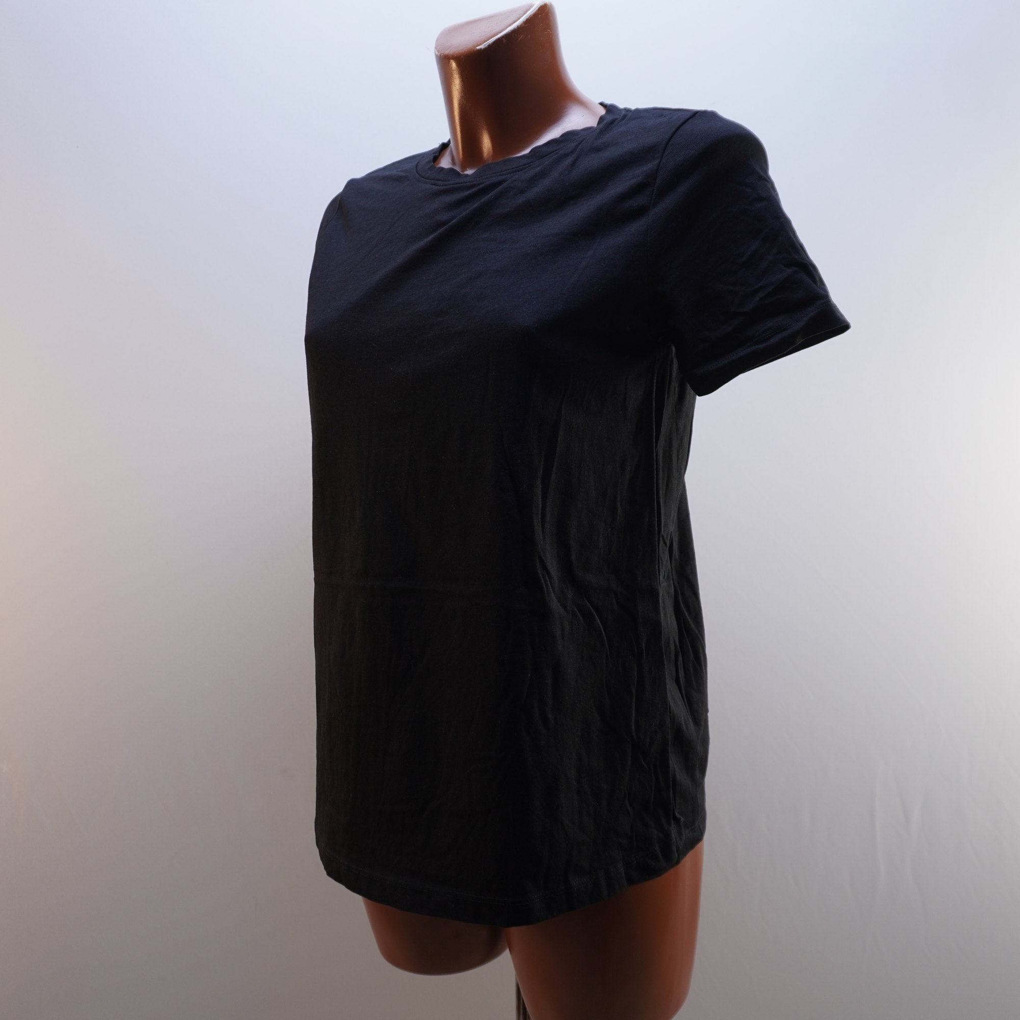 Camiseta Bonprix para Mujer Usada - Negra, Pequeña (S)
