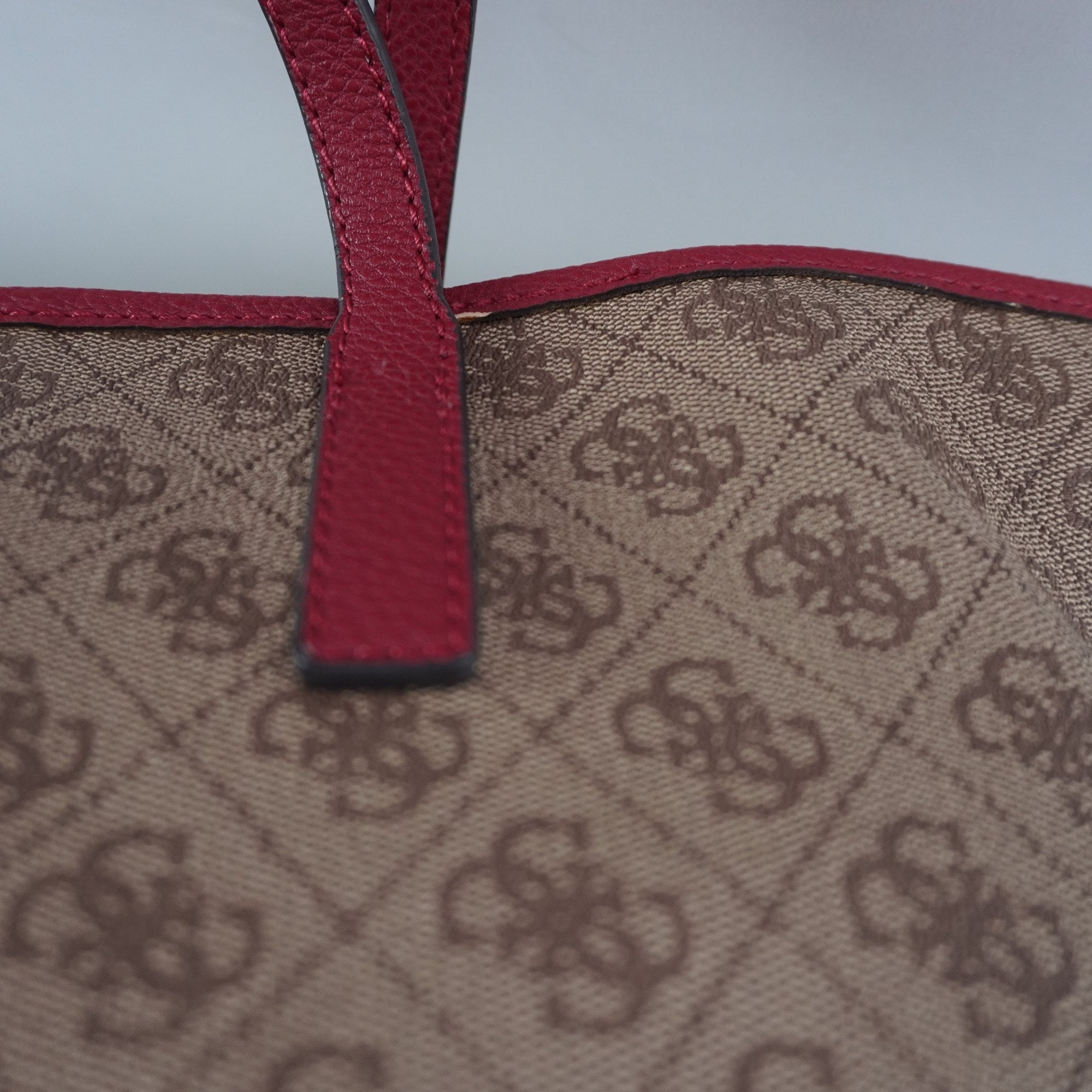 Bolso Baguette Guess para Mujer Nuevo - Marrón