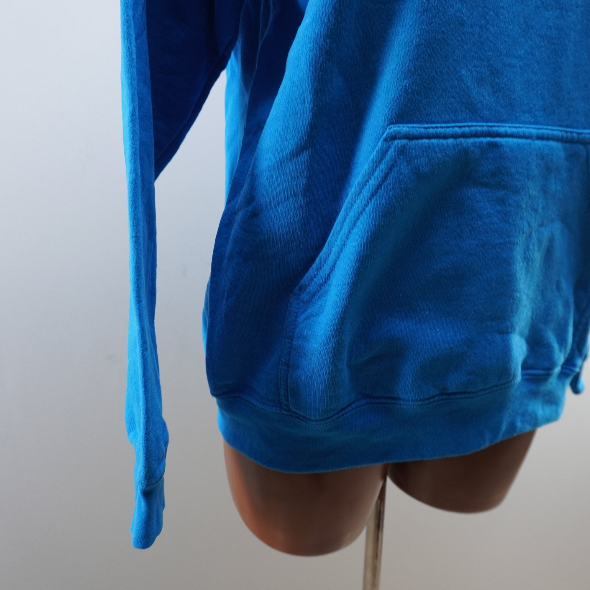 Sudadera con Capucha para Mujer - Negra, Usada en Muy Buen Estado