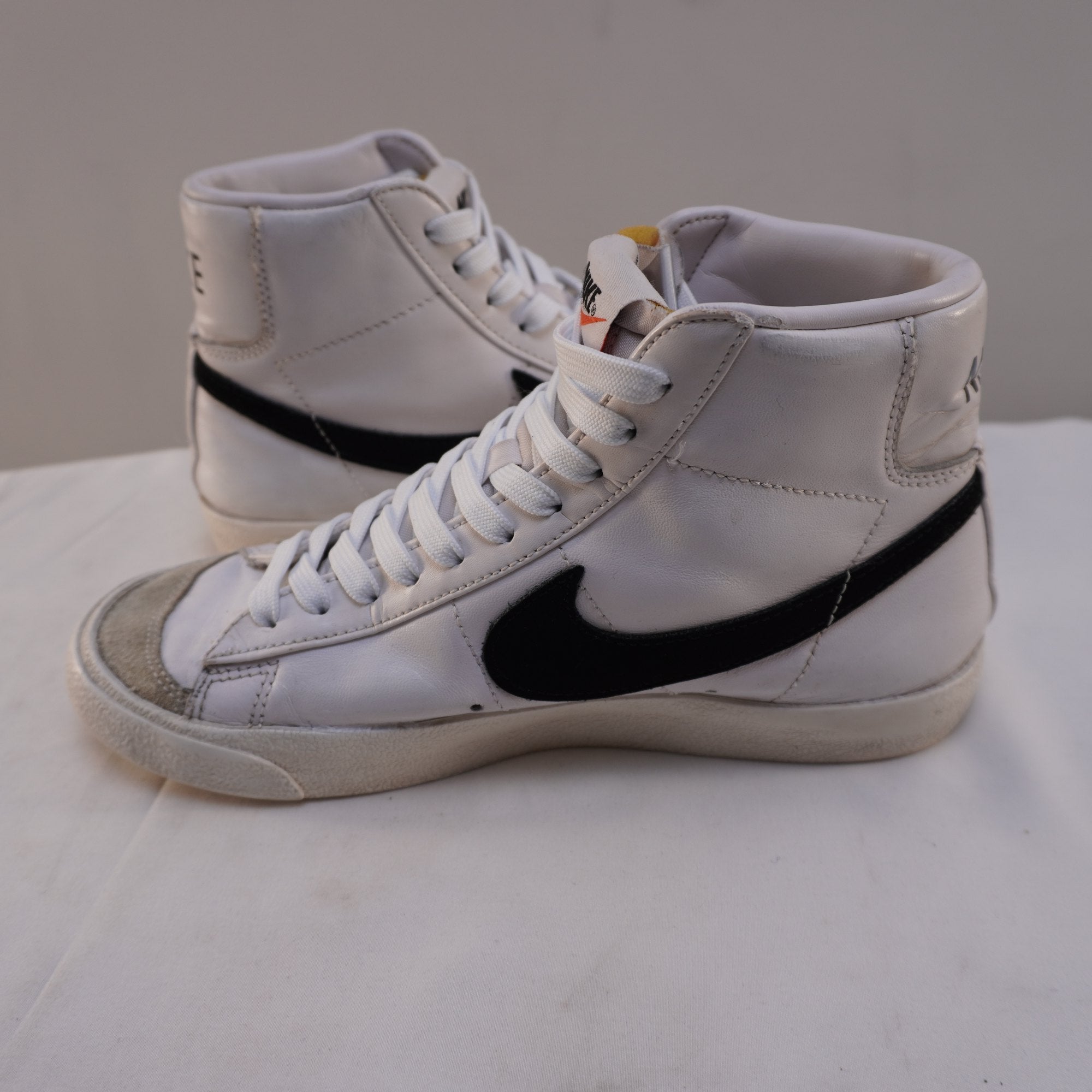 Zapatillas Nike para Mujeres Usadas - Blancas, Talla 38