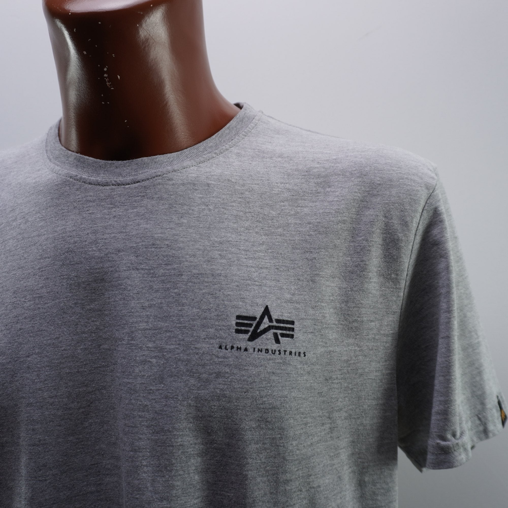 Camiseta de Manga Corta Alpha Industries para Hombre - Gris, XL, Usada en Muy Buen Estado