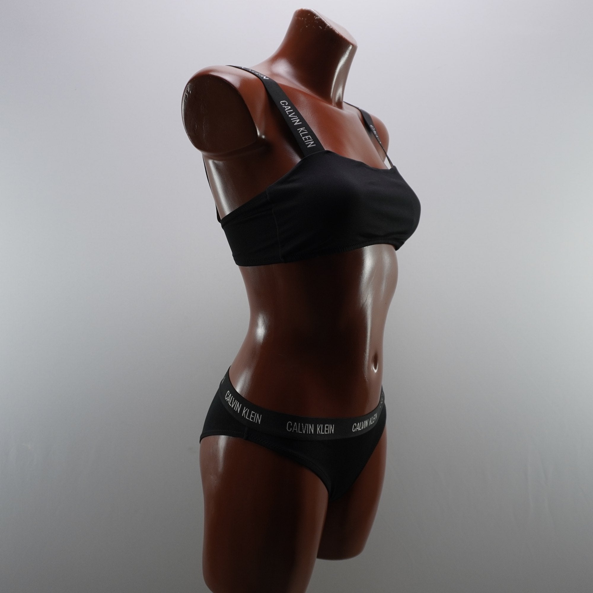 Parte Superior de Traje de Baño Calvin Klein para Mujer - Negro, S (Usado en Muy Buen Estado)