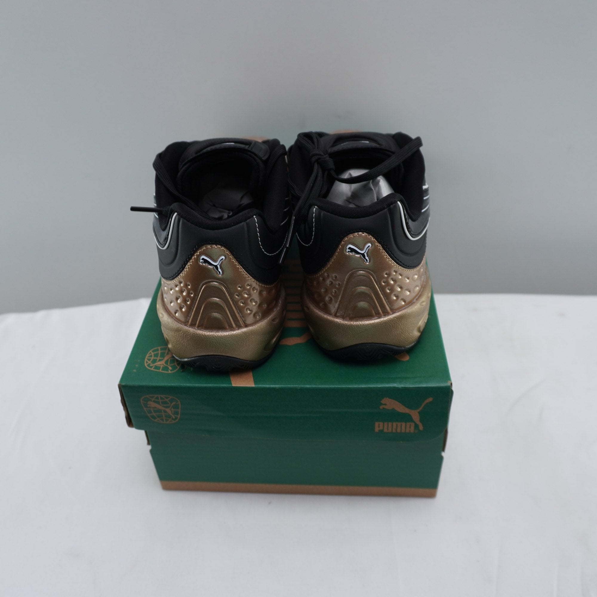 Zapatillas Puma para Hombre Usadas - Dorado, Talla 40