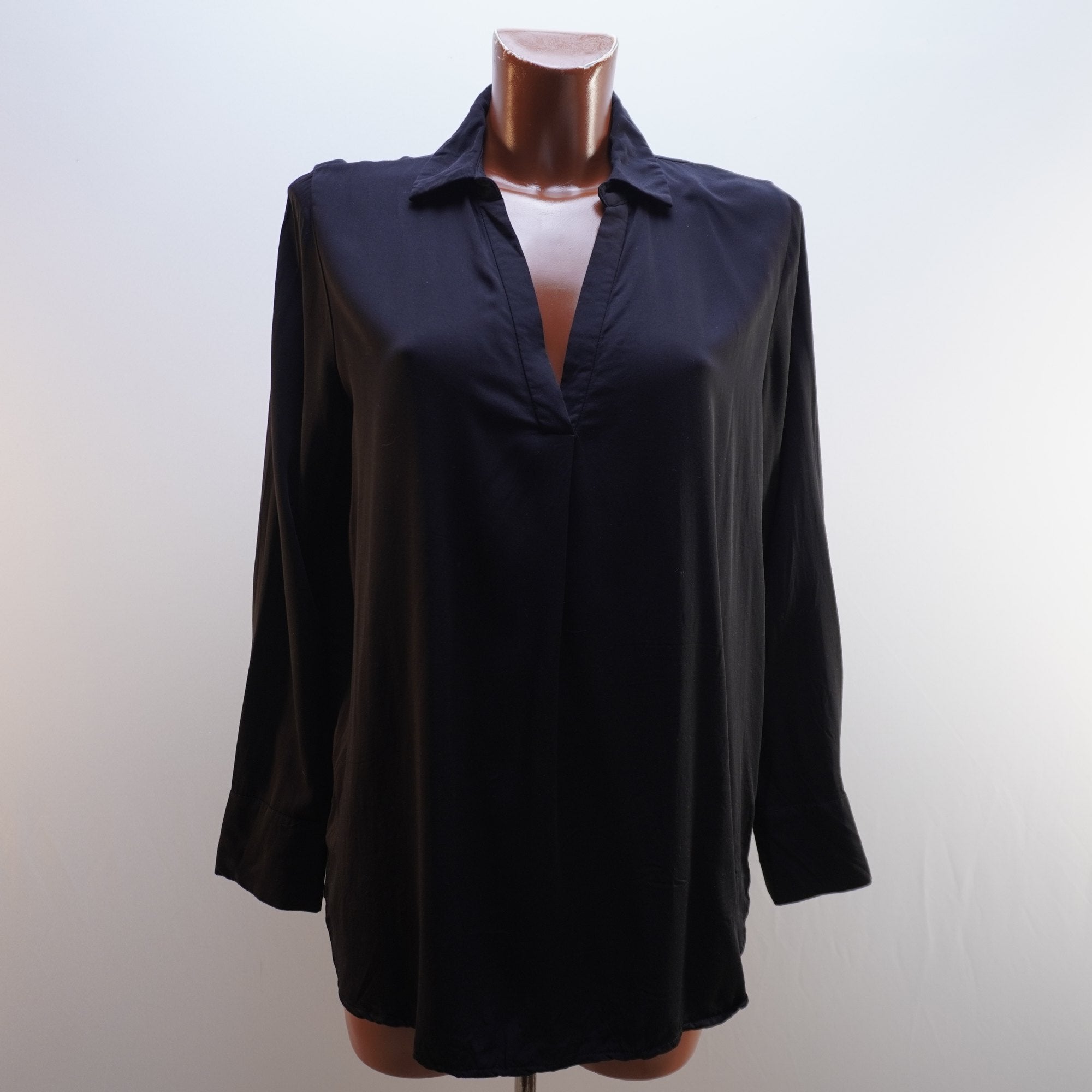 Camisa Henley Opus para Mujer Usada - Negra, Grande (L)
