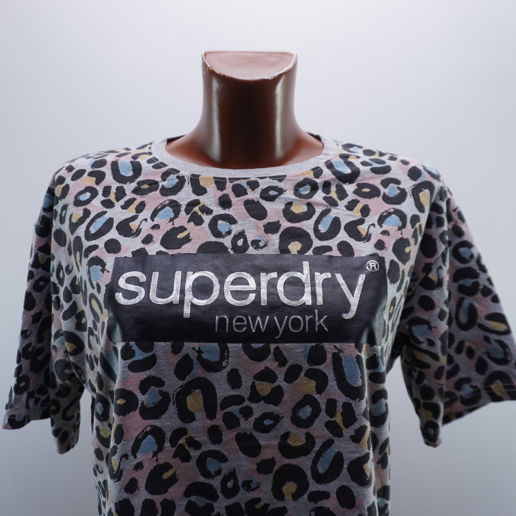 Camiseta de Manga Corta Superdry para Mujer Usada - Gris, L