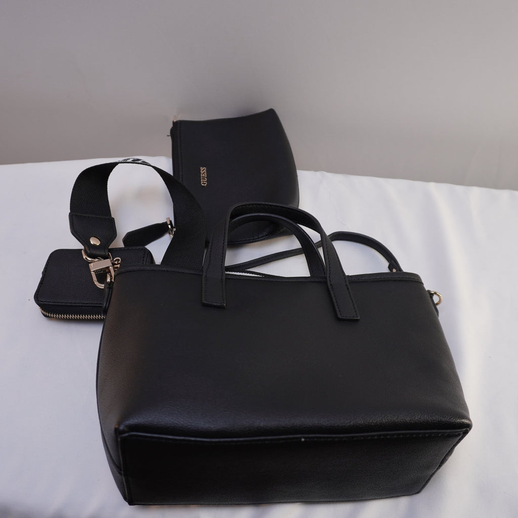 Bolso Baguette Guess para Mujer en Negro - Usado en Muy Buen Estado