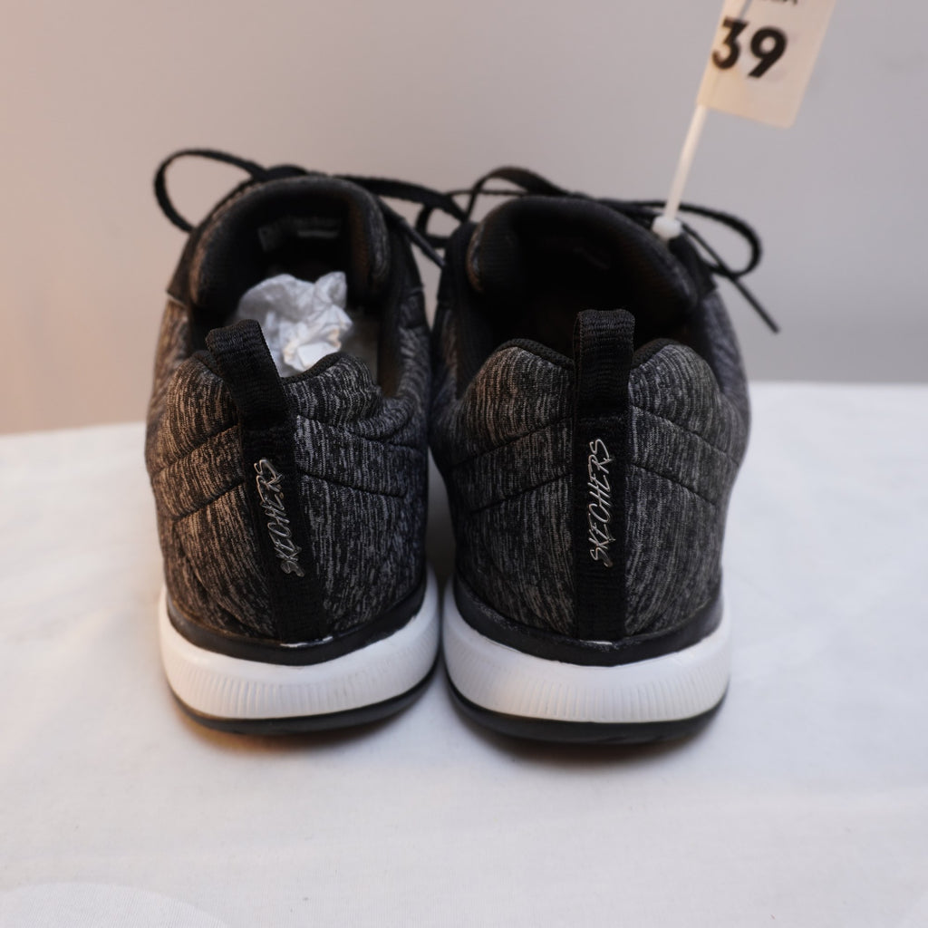 Zapatillas Skechers para Mujer Usadas - Gris, Talla 39