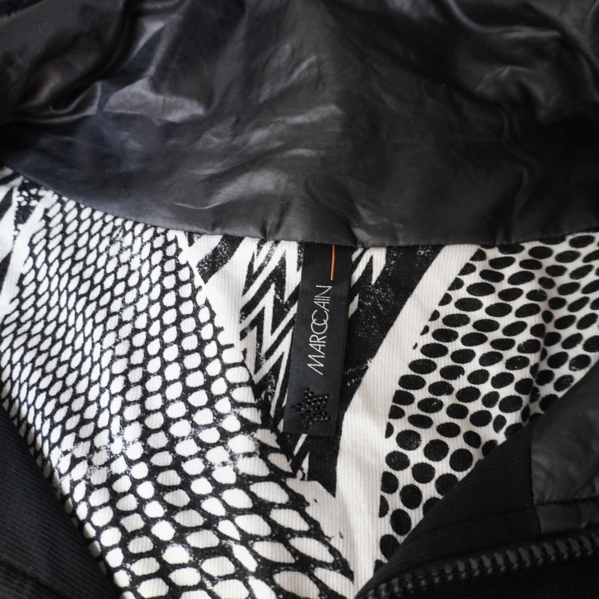 Sudadera con Capucha Marc Cain para Mujer Usada - Negra, Pequeña (S)
