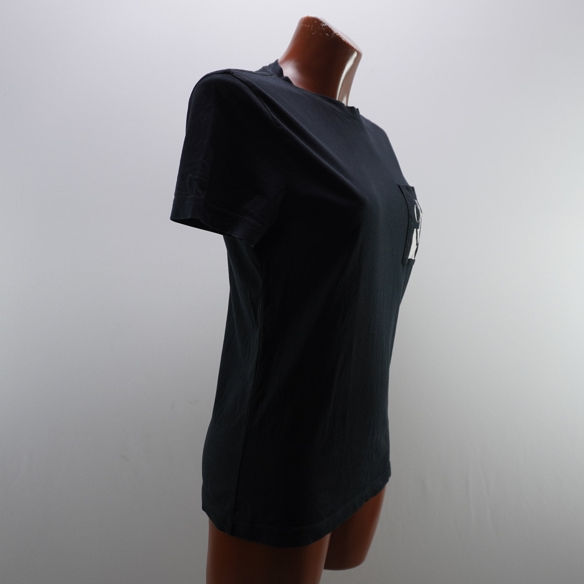 Camiseta de Manga Corta Calvin Klein para Mujer - Negra, XS - Usada en Muy Buen Estado