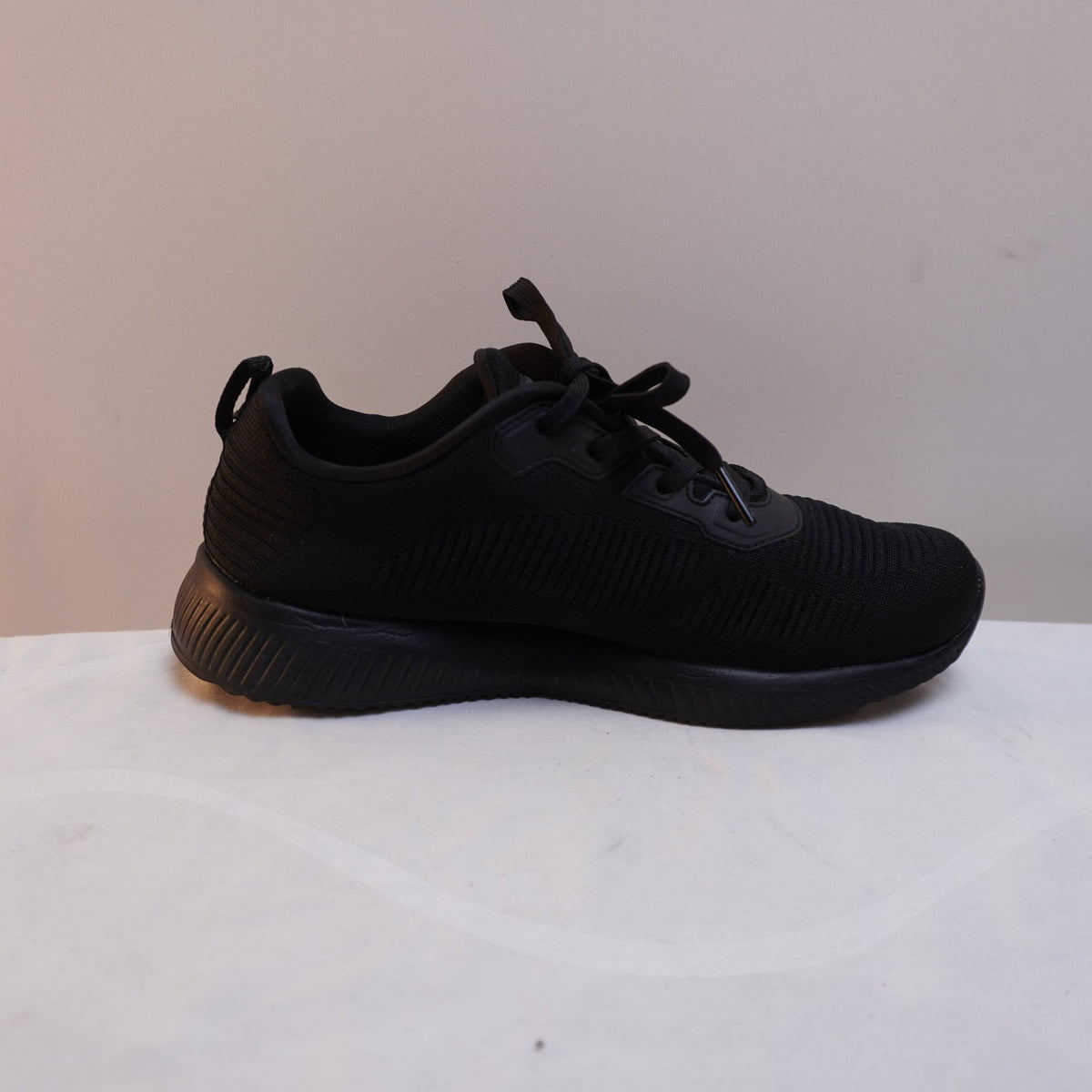 Zapatillas Skechers para Mujer Usadas - Negro, Talla 38