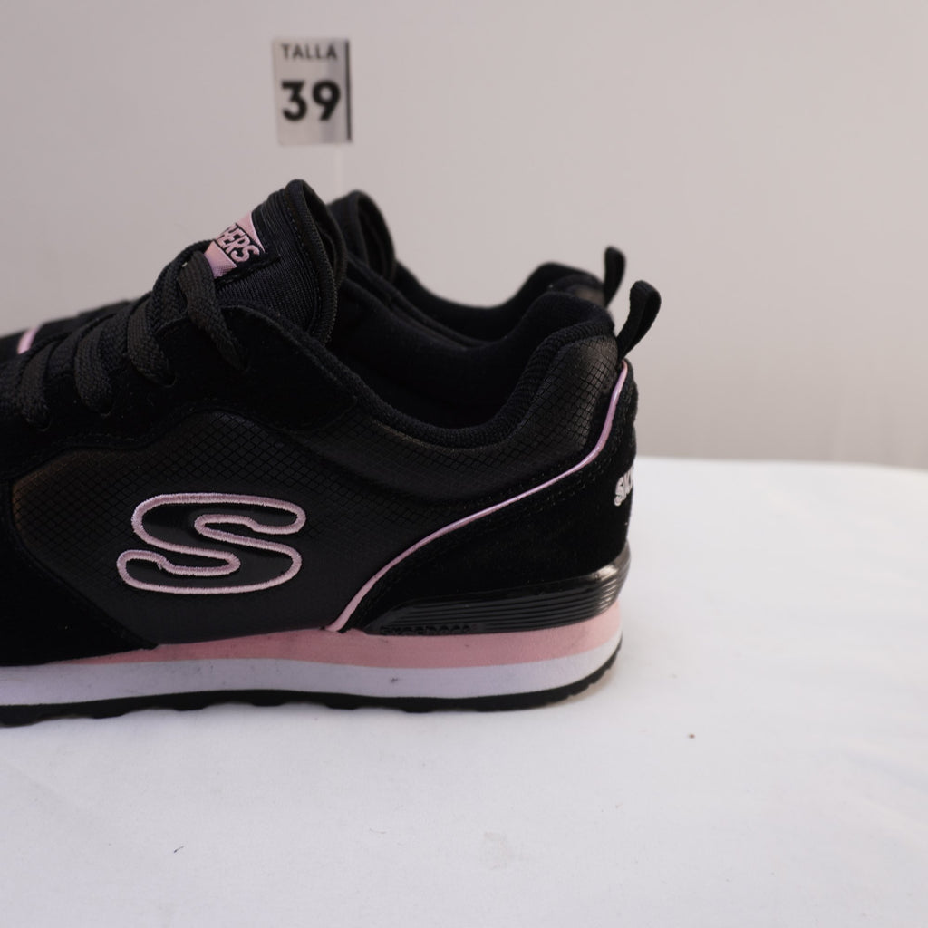 Zapatillas Skechers para Mujer Nuevas - Negros, Talla 39