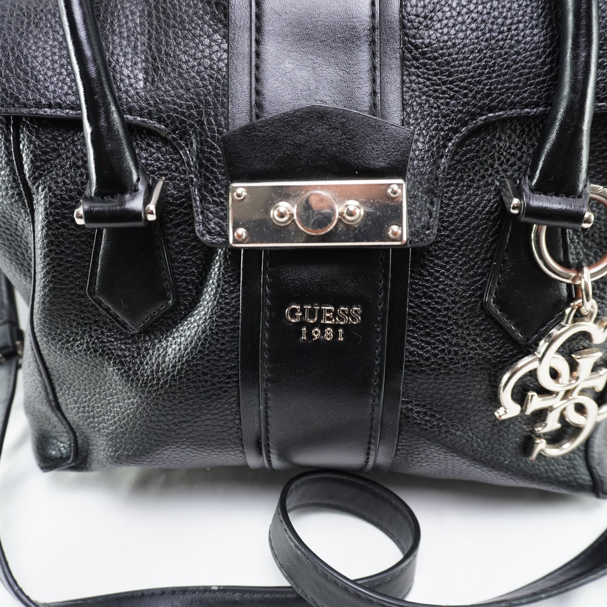 Bolso Baguette Guess para Mujeres Usado - Muy Buen Estado