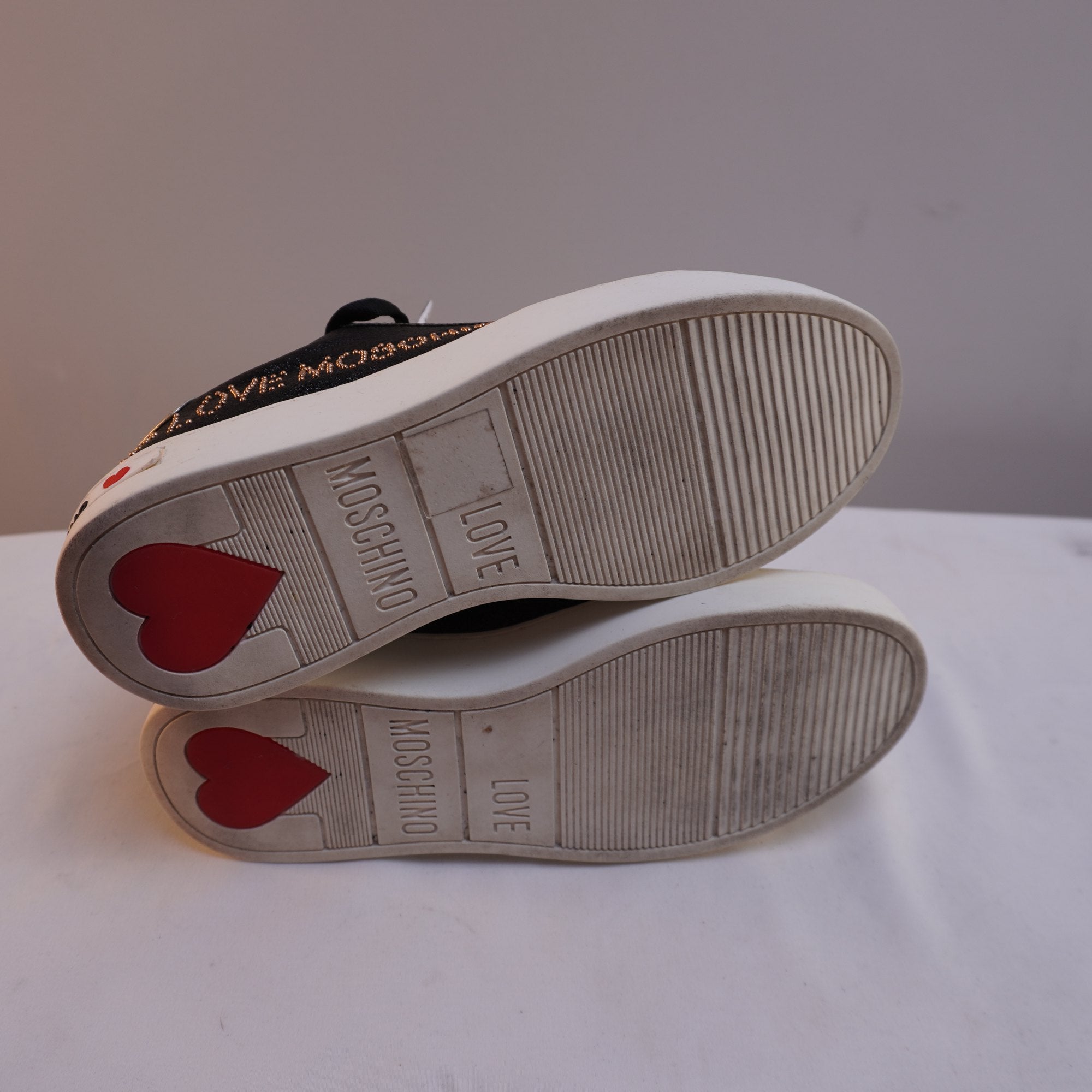 Zapatillas Moschino para Mujer Usadas - Negros, Talla 36