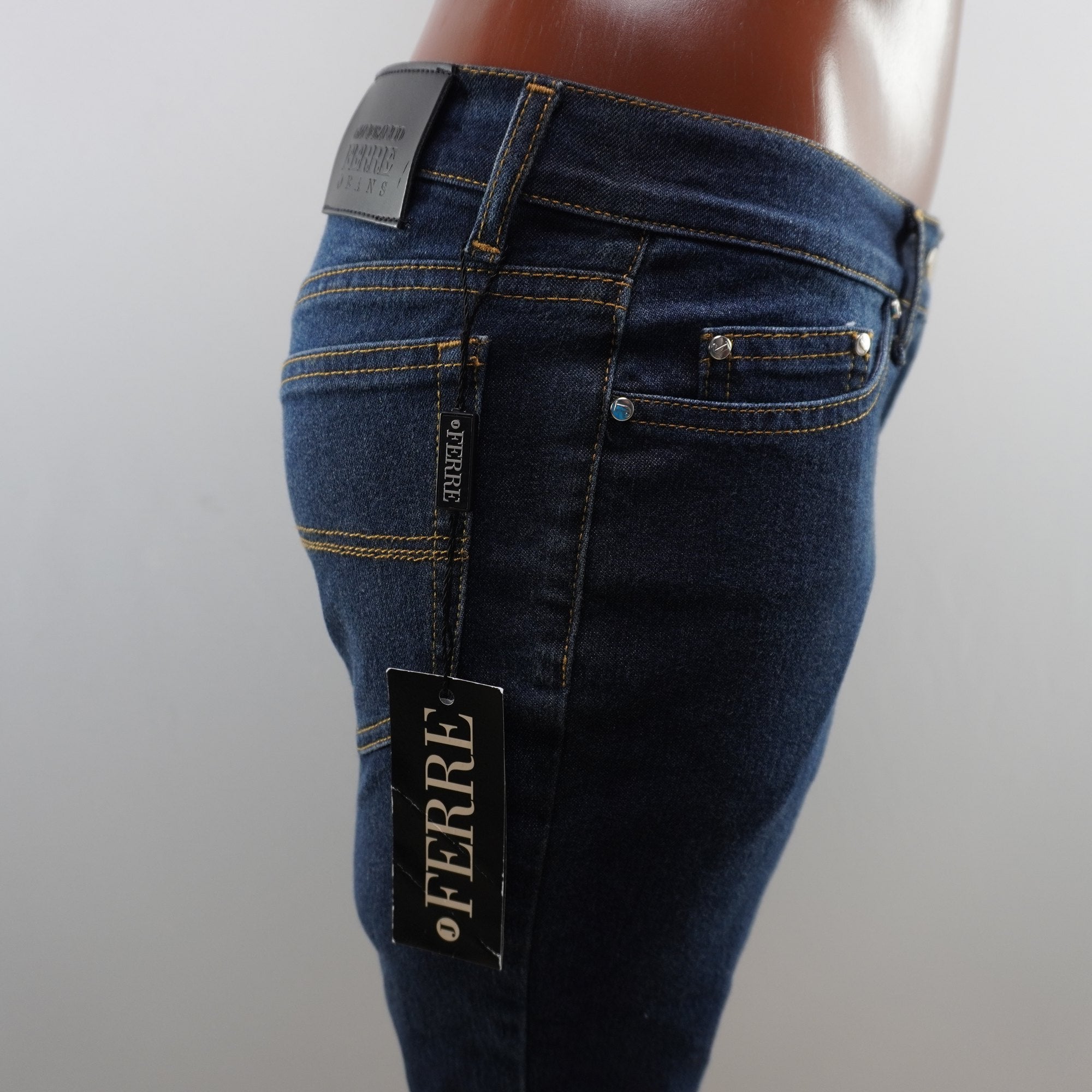 Pantalones Cortos Gianfranco Ferre para Mujer Usados - Azul Marino, S