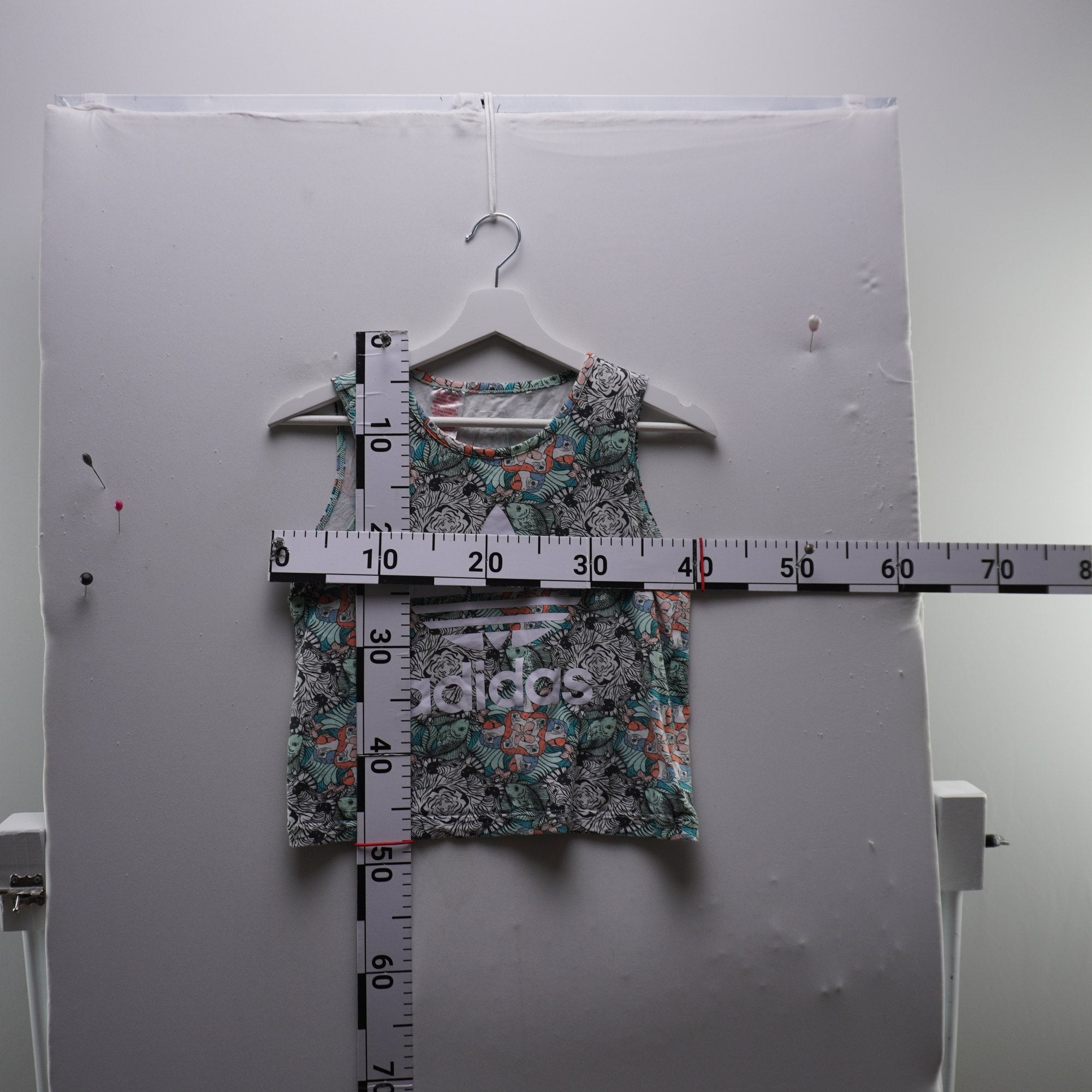 Camiseta de Manga Corta Adidas para Mujer - Multicolor, S (Usada en Muy Buen Estado)