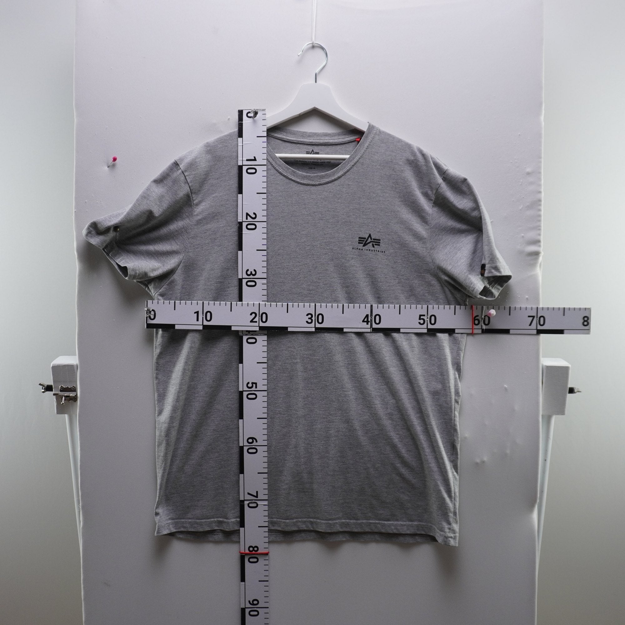 Camiseta de Manga Corta Alpha Industries para Hombre - Gris, XL, Usada en Muy Buen Estado