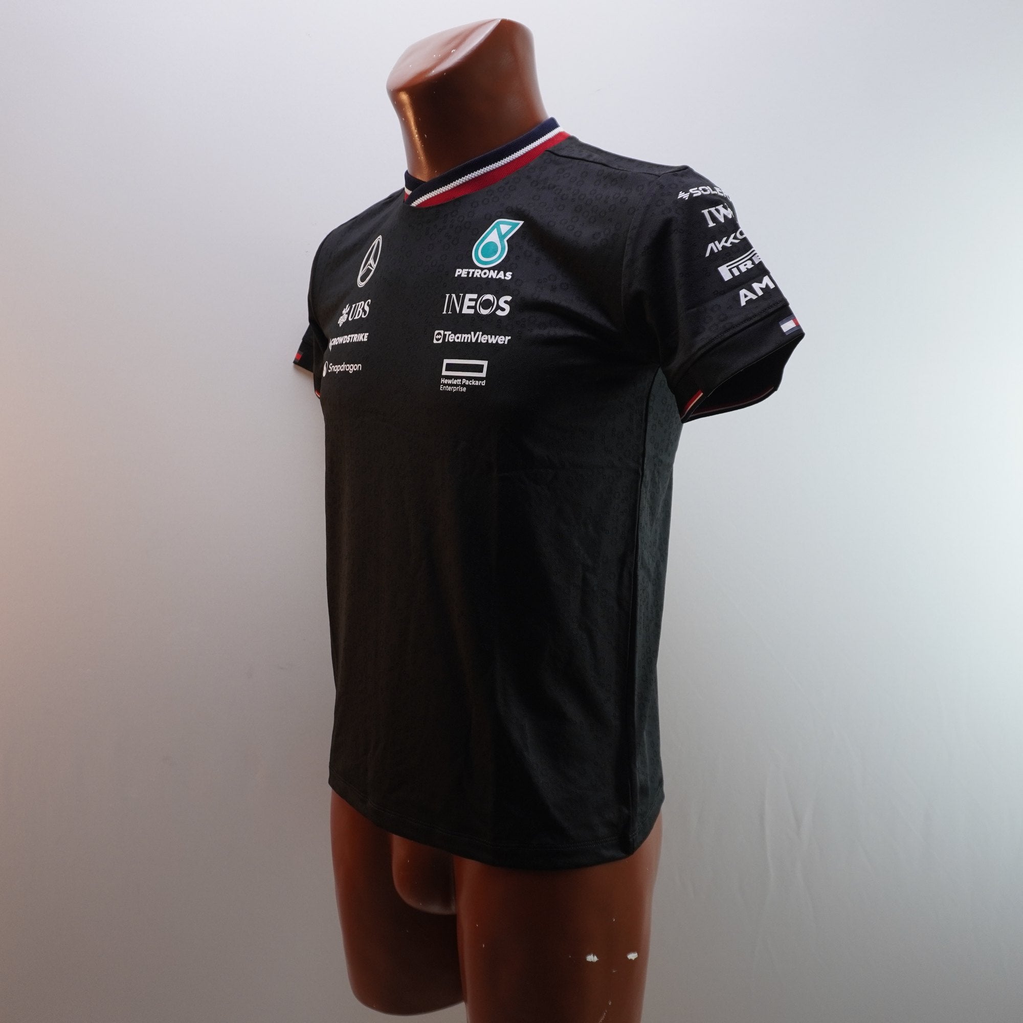 Camiseta de Manga Corta Mercedes para Hombre Usada - Negra, S