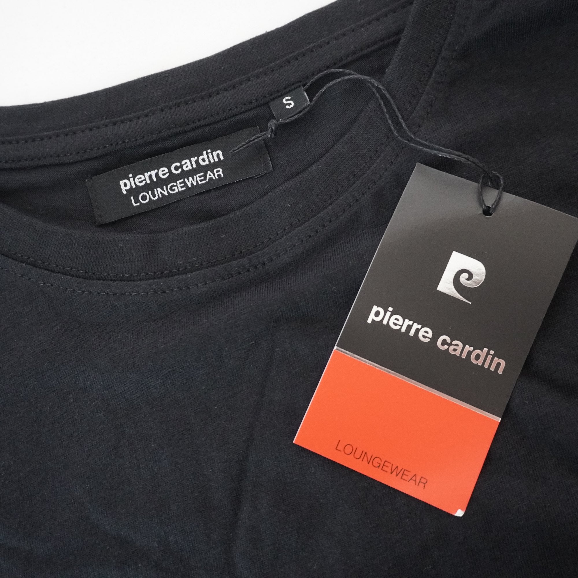 Camiseta Deportiva Pierre Cardin para Hombre Usada - Negra, S