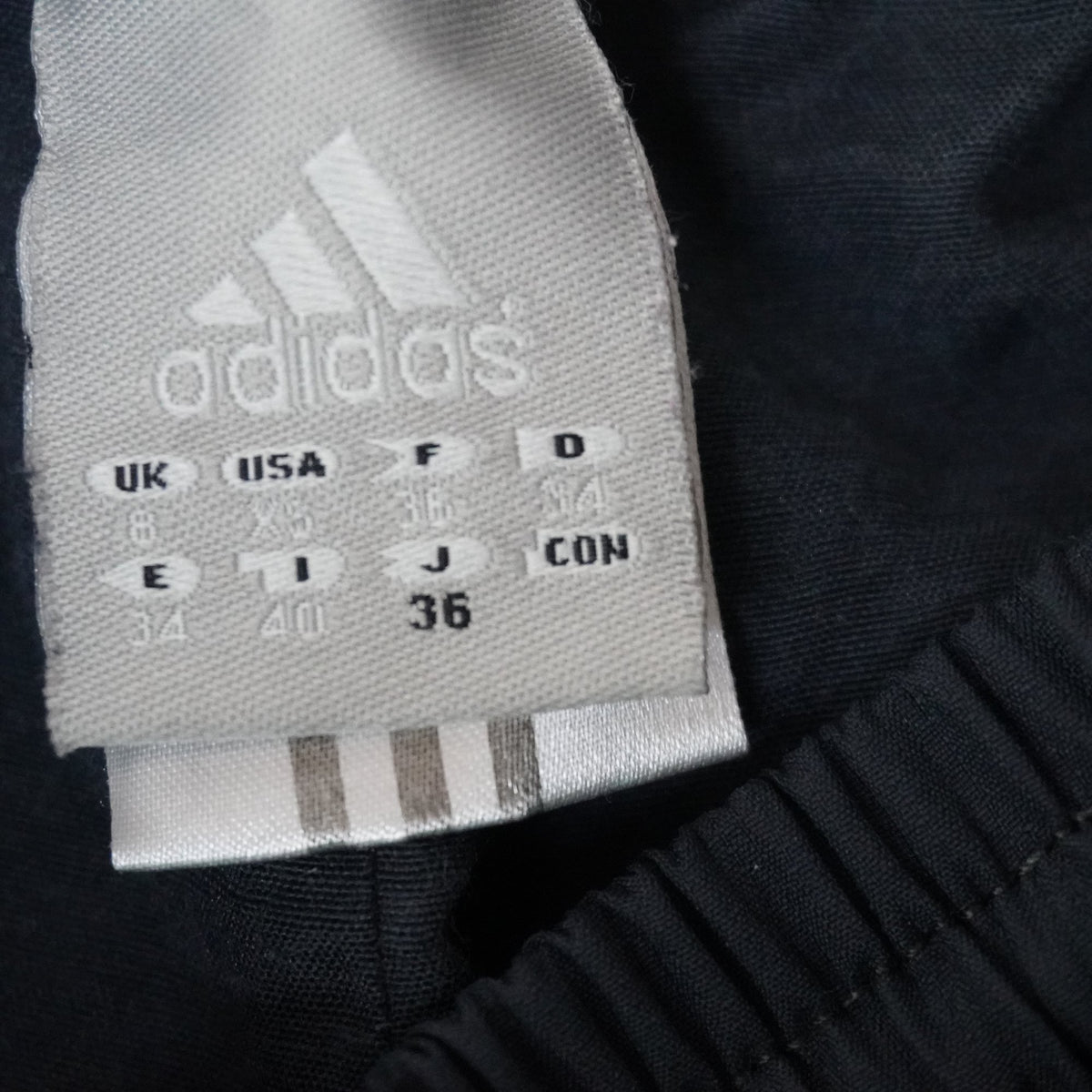 Sudadera con Capucha Adidas para Mujer - Negra, S (Usada en Muy Buen Estado)