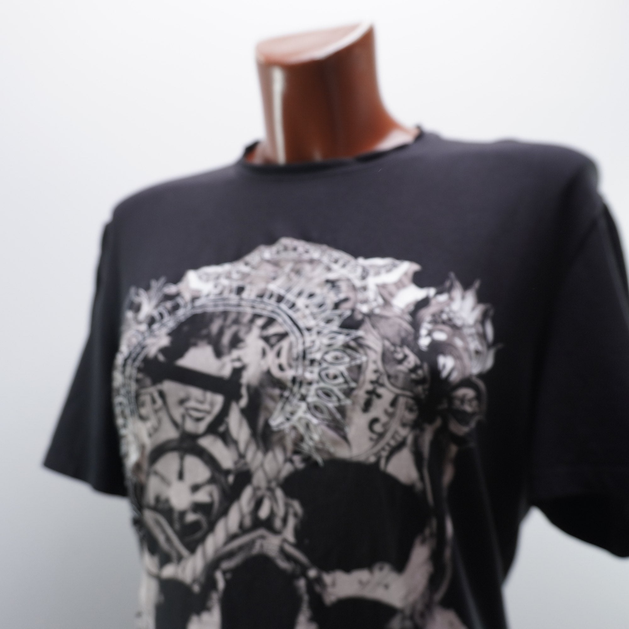 Camiseta de Manga Corta Roberto Cavalli para Mujer - Negro, L, Usada en Muy Buen Estado