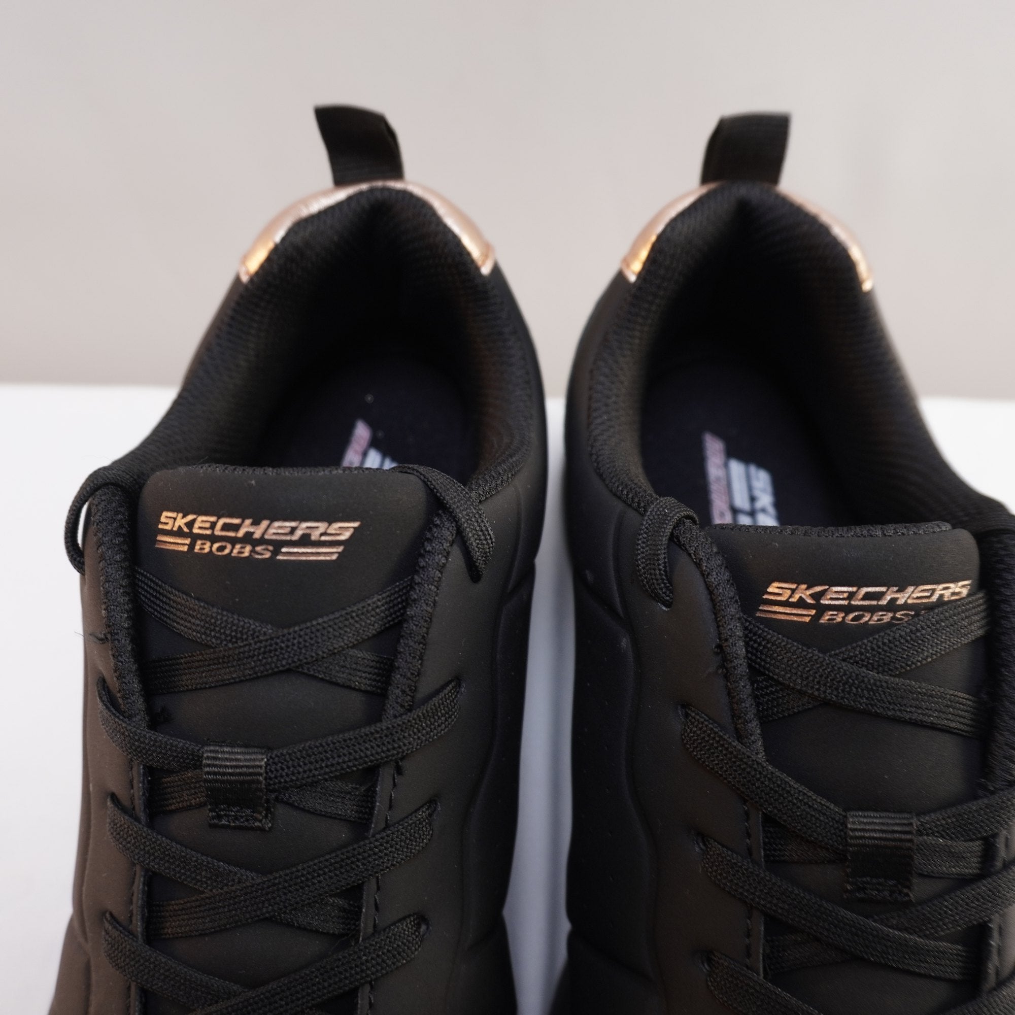 Zapatillas Skechers para Mujer Usadas - Negro, 38