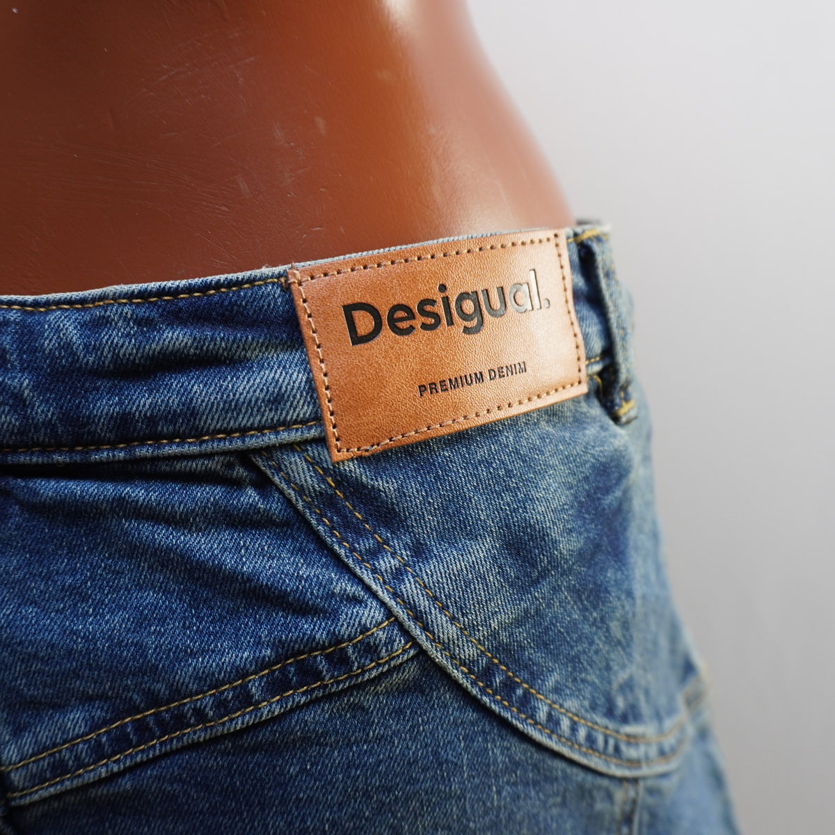 Pantalones Desigual para Mujer Usados - Azul, M