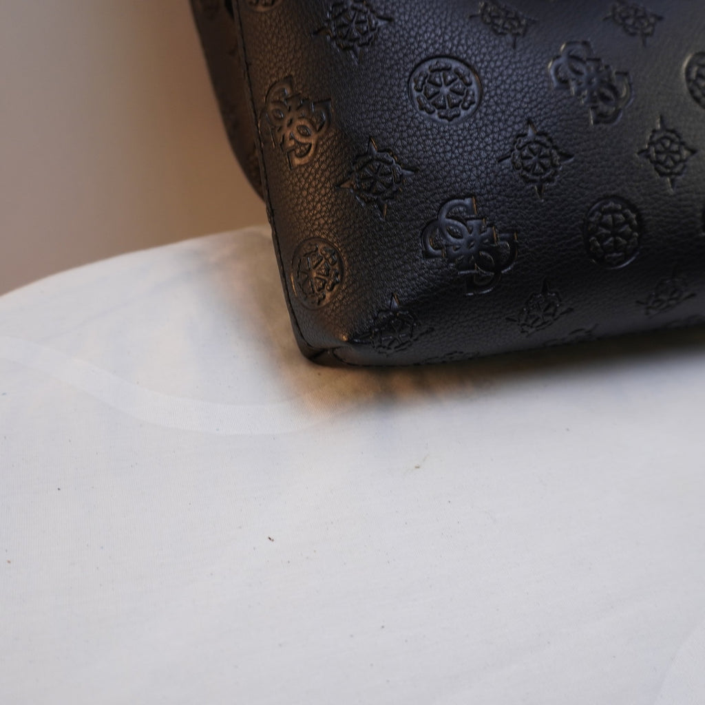 Bolso Baguette Guess para Mujer Usado - Negro