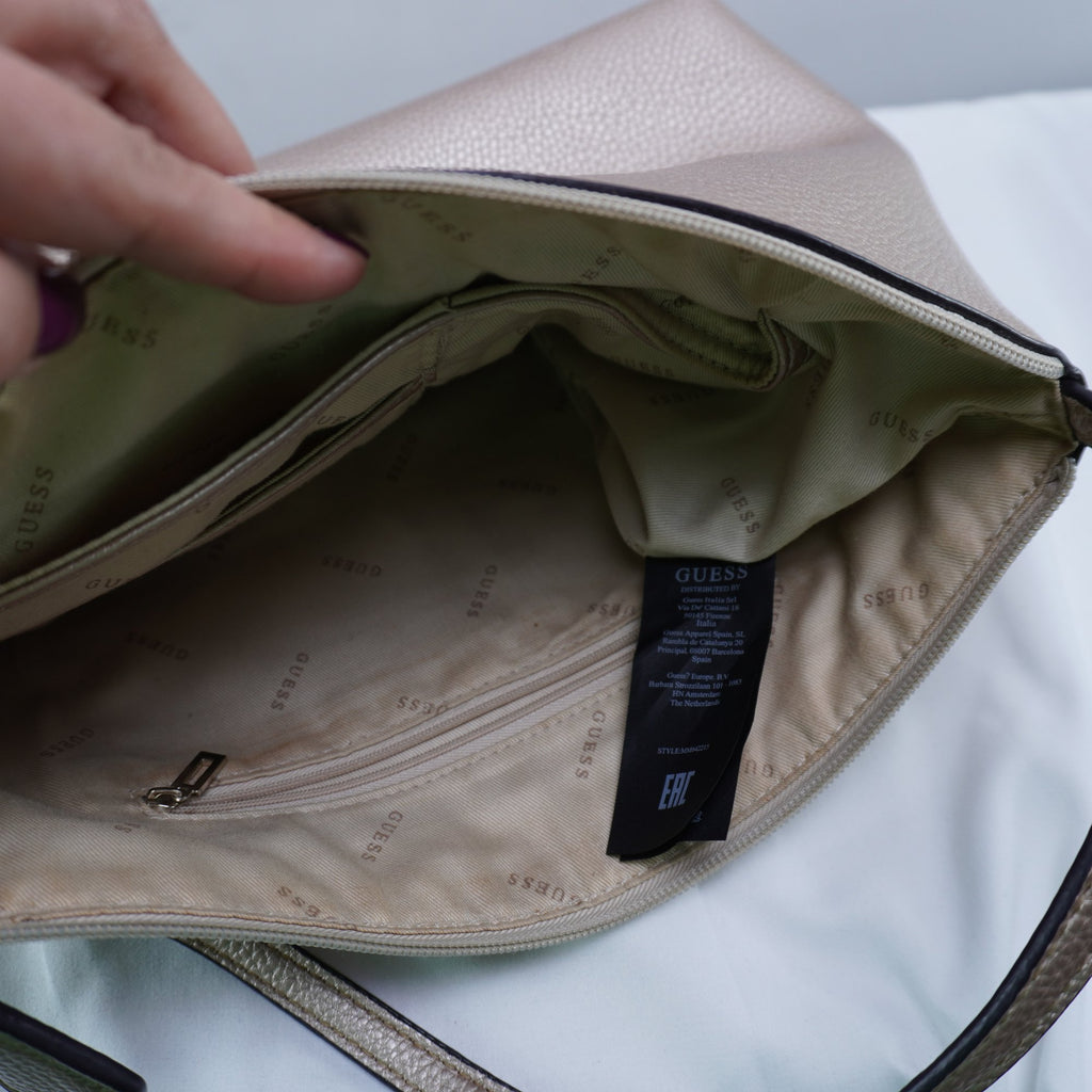 Bolso Baguette Guesstures para Mujer Usado - Rosa, Muy Buen Estado