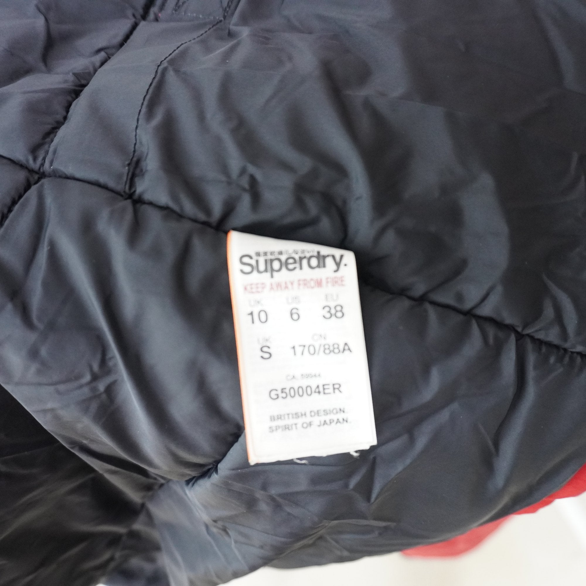 Parka Superdry para Mujer Usada - Roja, M