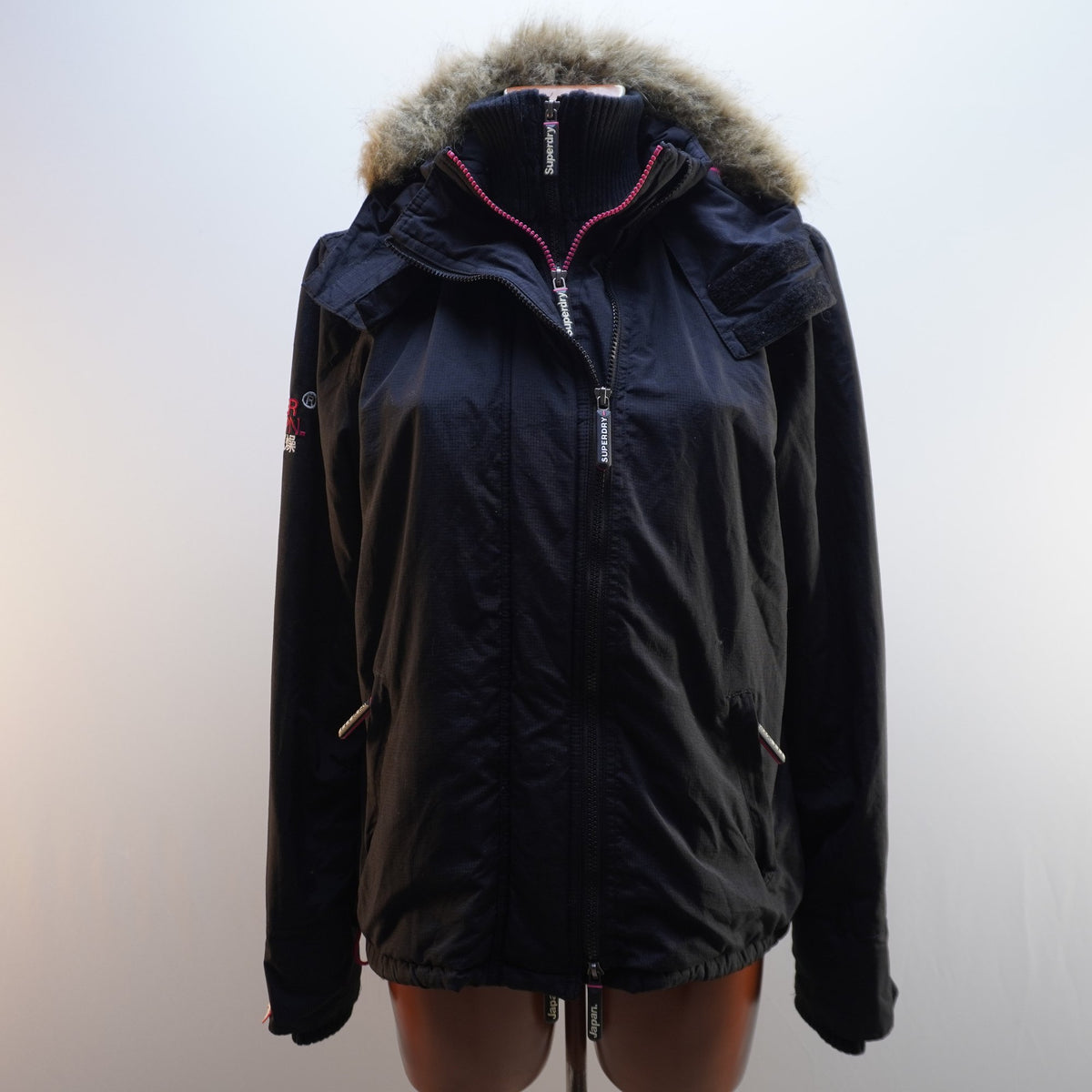 Parka Superdry para Mujer Usada - Negra, XL