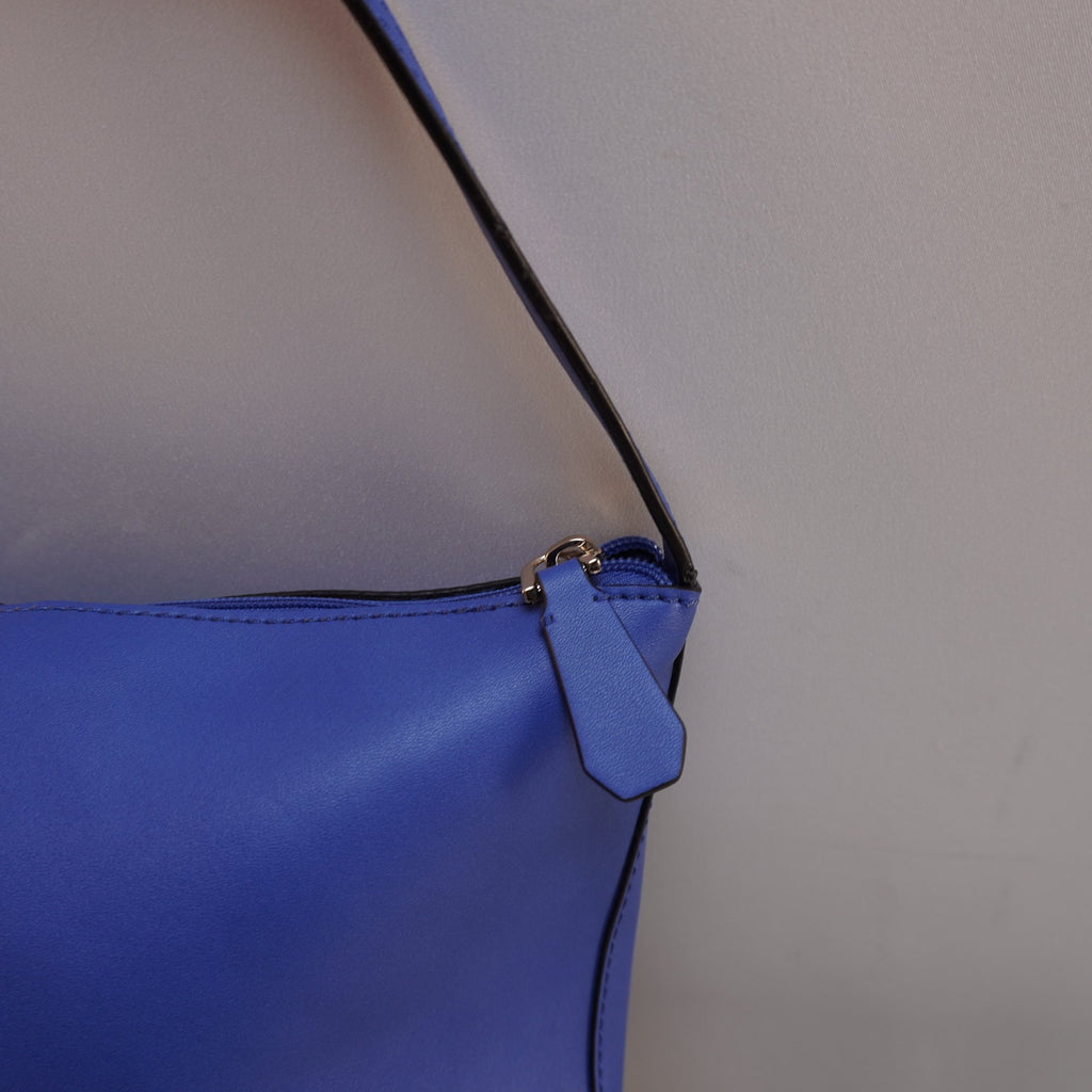 Bolso Baguette Guess para Mujer Usado - Azul en Muy Buen Estado