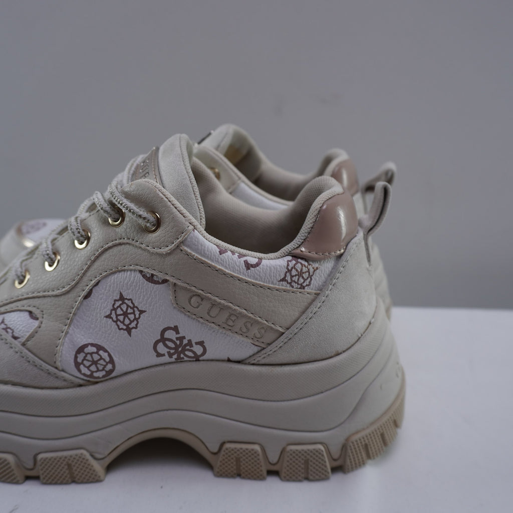 Zapatillas Guess para Mujer Usadas - Blancas, Talla 38