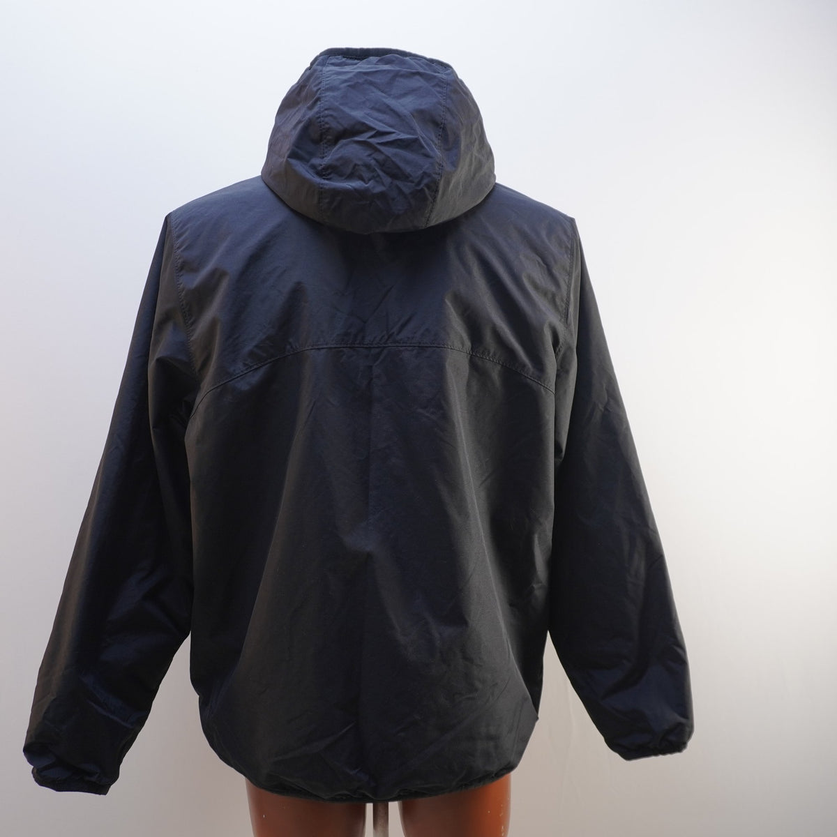 Chaqueta Deportiva Negra para Hombre - Talla Grande (L) Usada en Muy Buen Estado
