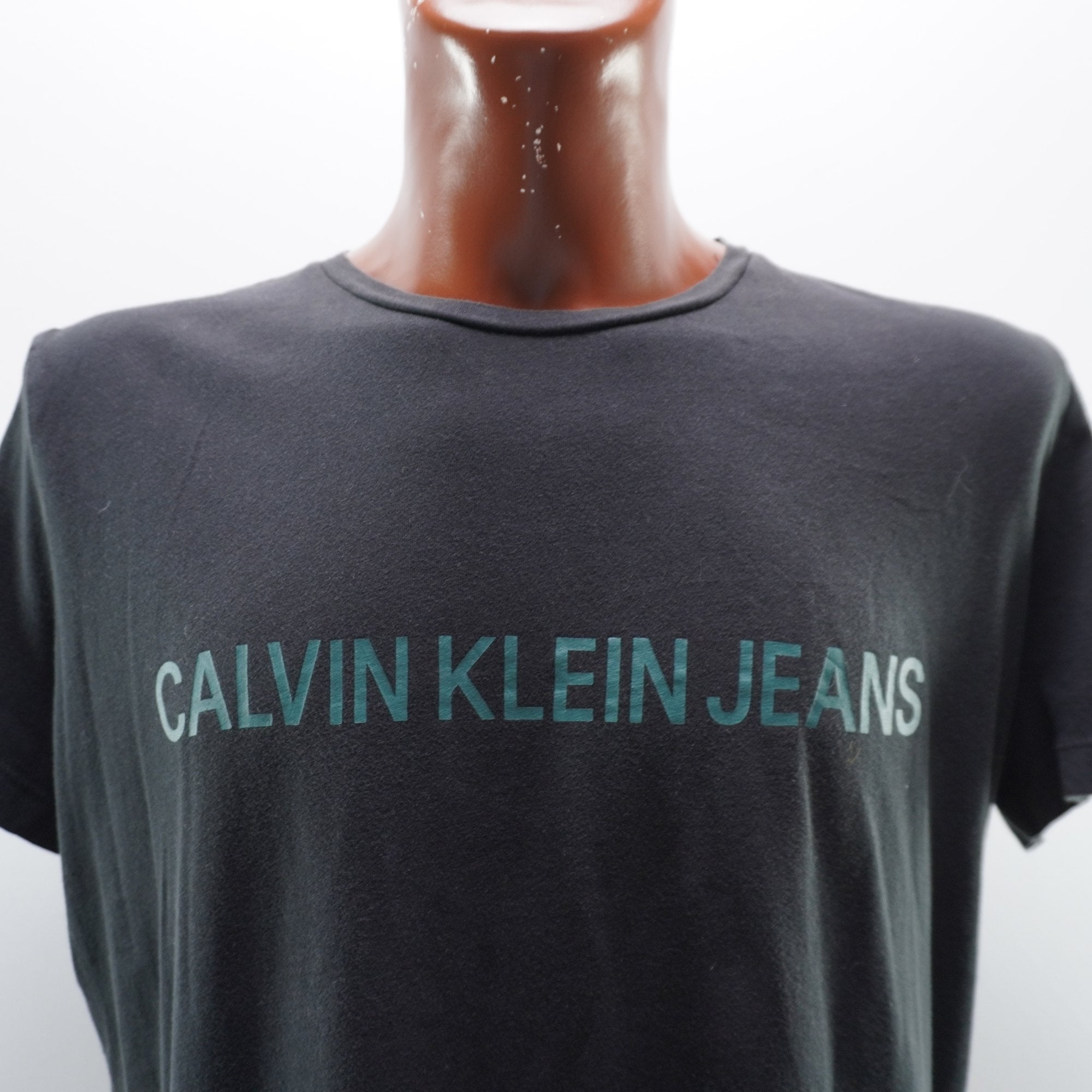 Camiseta de Manga Corta Calvin Klein para Mujer Usada - Negra, XL
