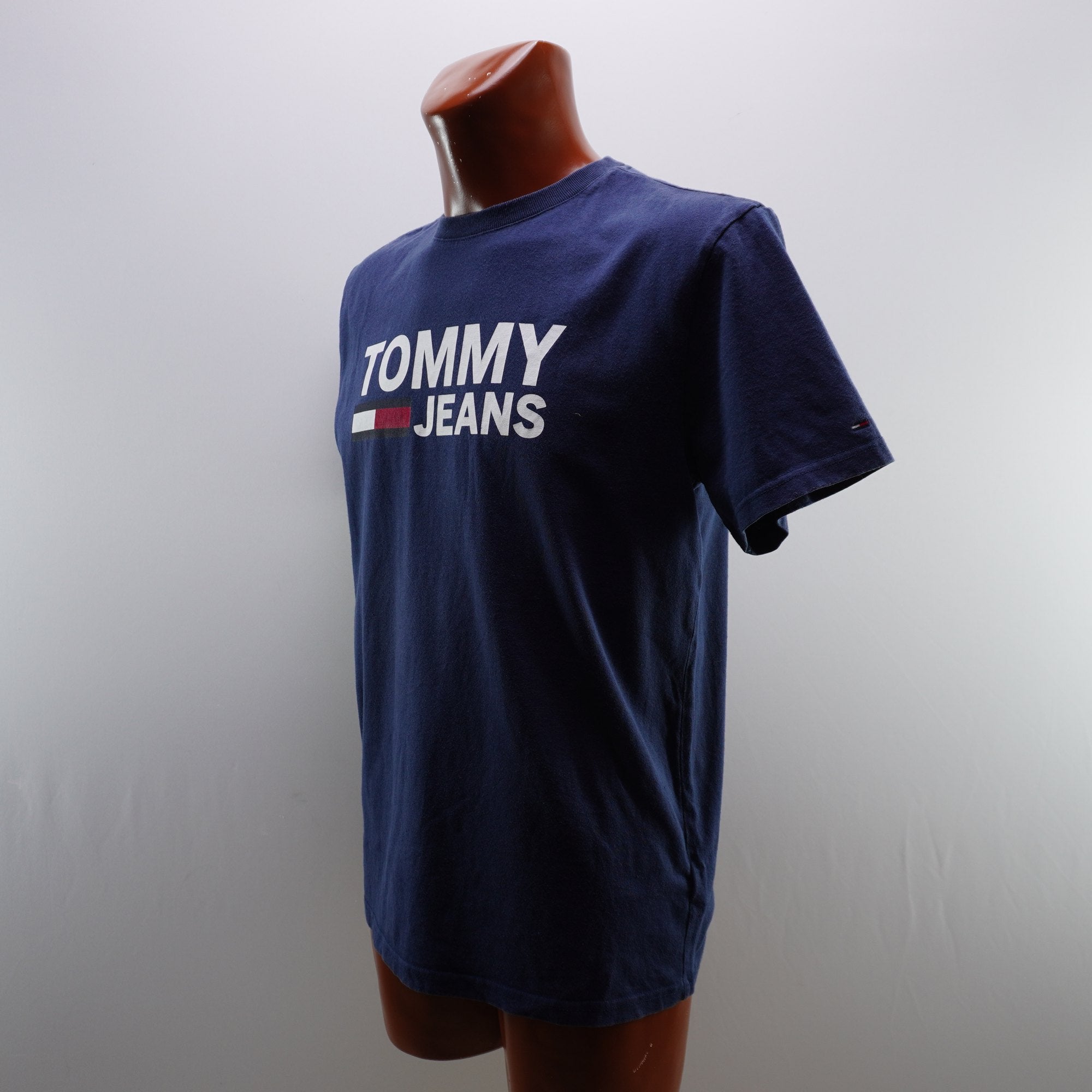Camiseta de Manga Corta Tommy Hilfiger para Hombre - Azul Marino, Mediano (M), Usada en Muy Buen Estado