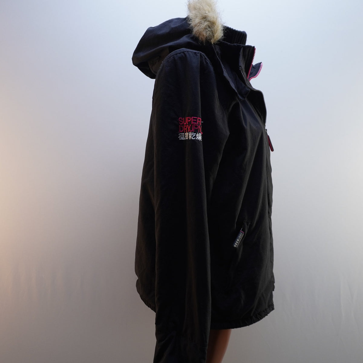 Parka Superdry para Mujer Usada - Negra, XL