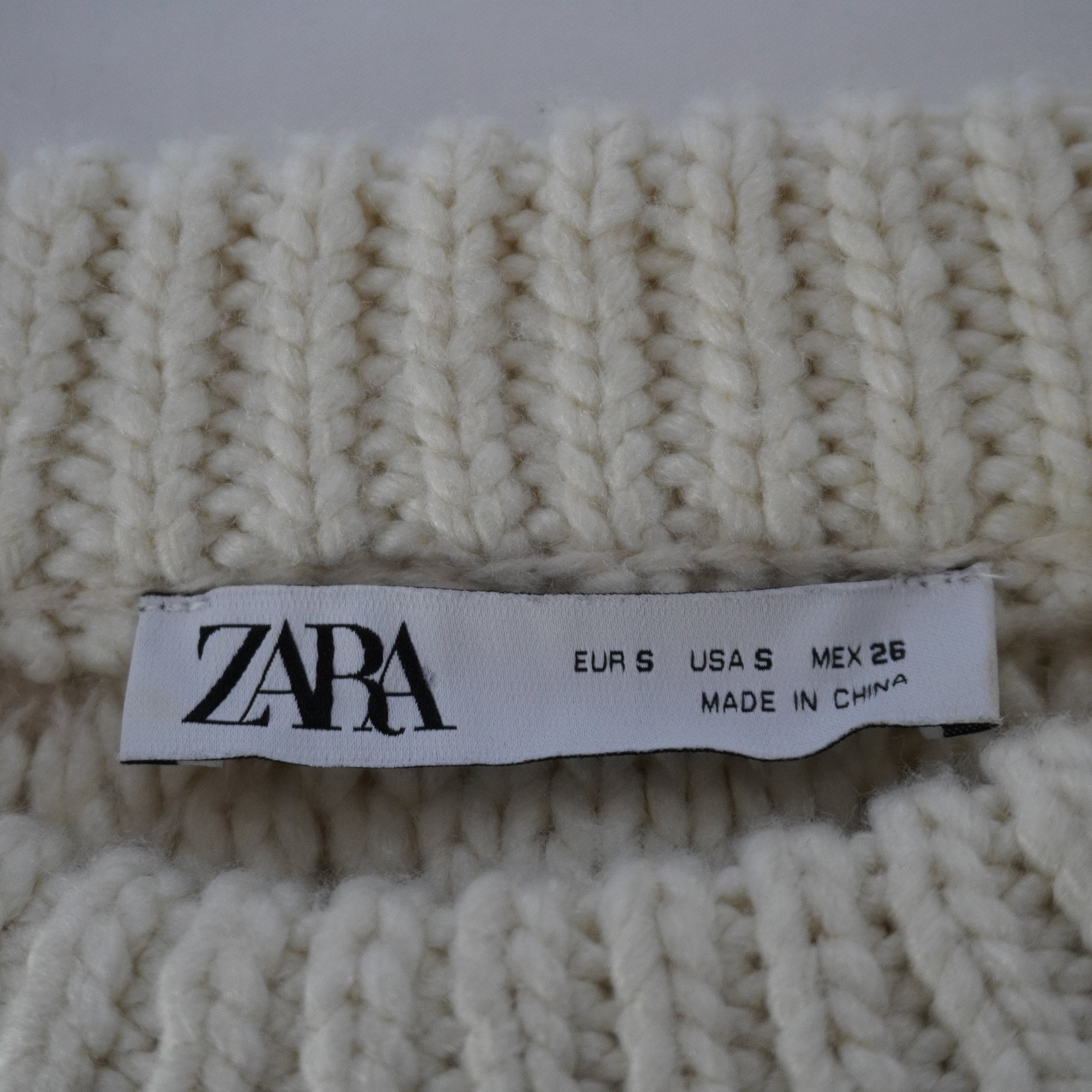Suéter Zara para Mujer Usado - Beige, Pequeño (S)