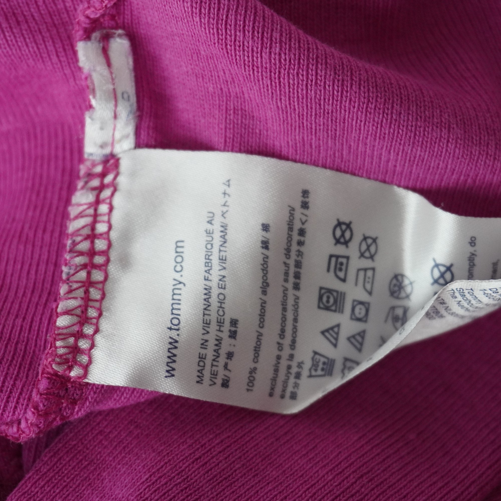 Camiseta de Manga Corta Tommy Hilfiger para Mujer - Rosa, M, Usada en Muy Buen Estado