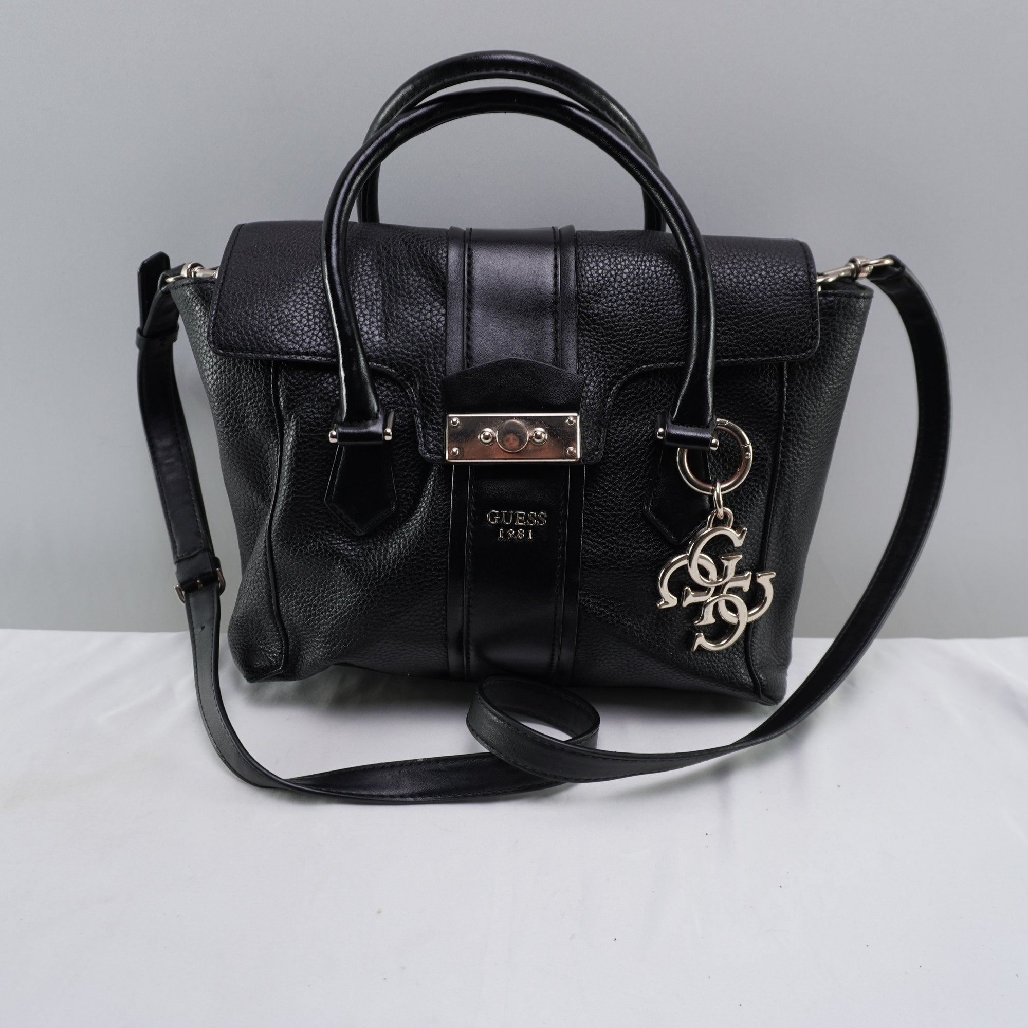 Bolso Baguette Guess para Mujeres Usado - Muy Buen Estado