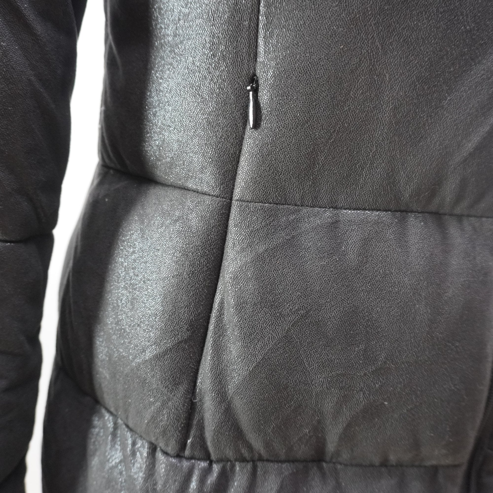 Parka Guess para Mujer Usada - Negra, L