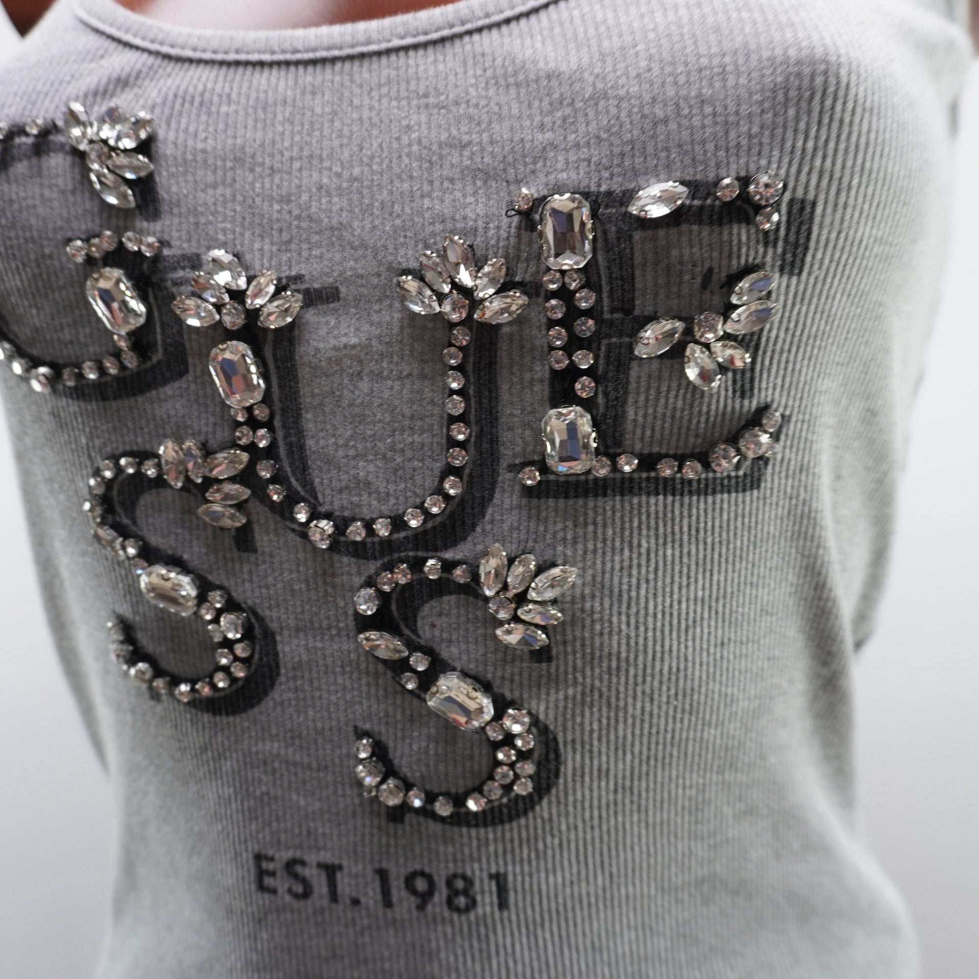 Camiseta Guess para Mujer Usada - Gris, S