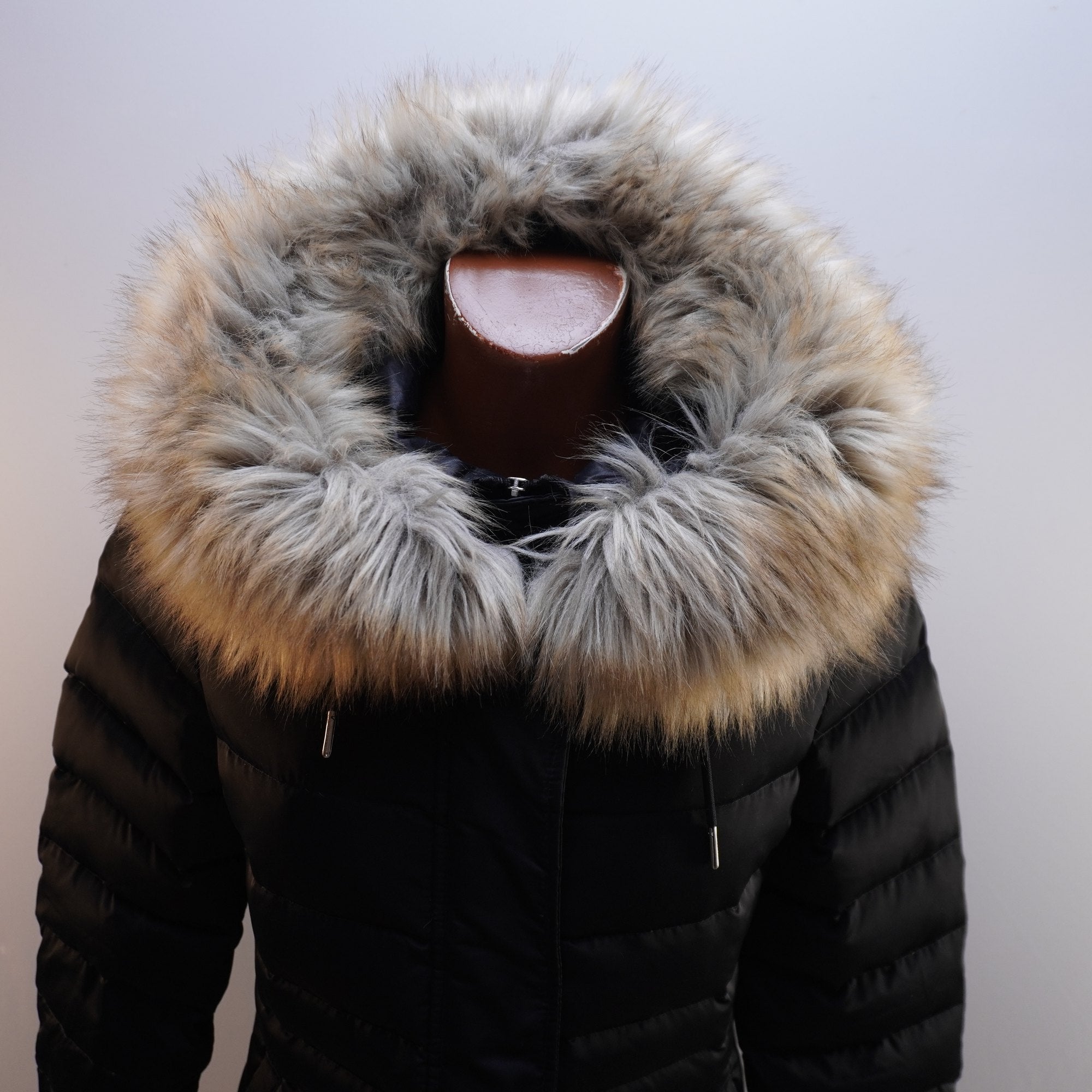 Parkas Calvin Klein para Mujer Usada - Negra, Pequeña (S)