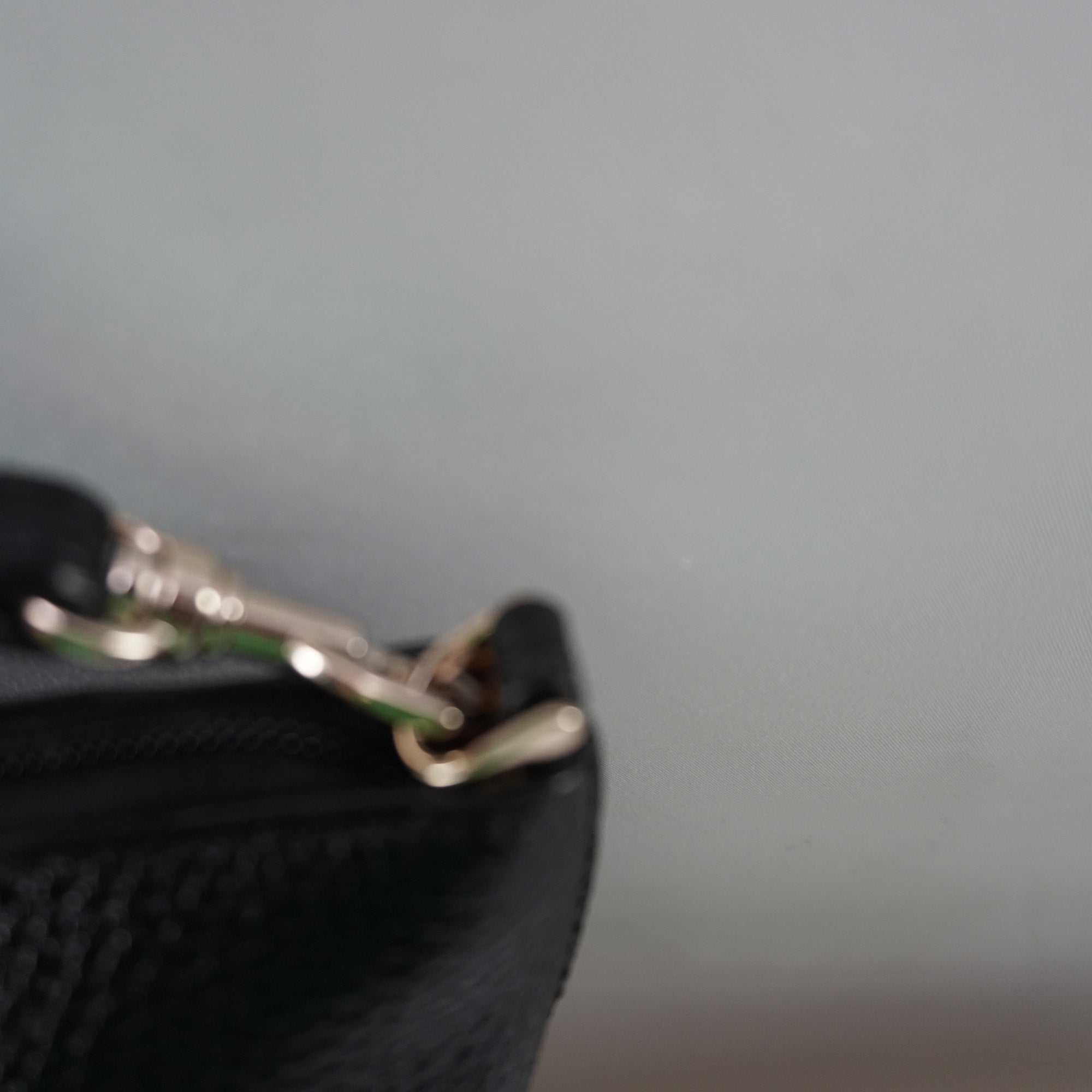 Bolso Baguette Guess para Mujer Usado - Negro, Muy Buen Estado
