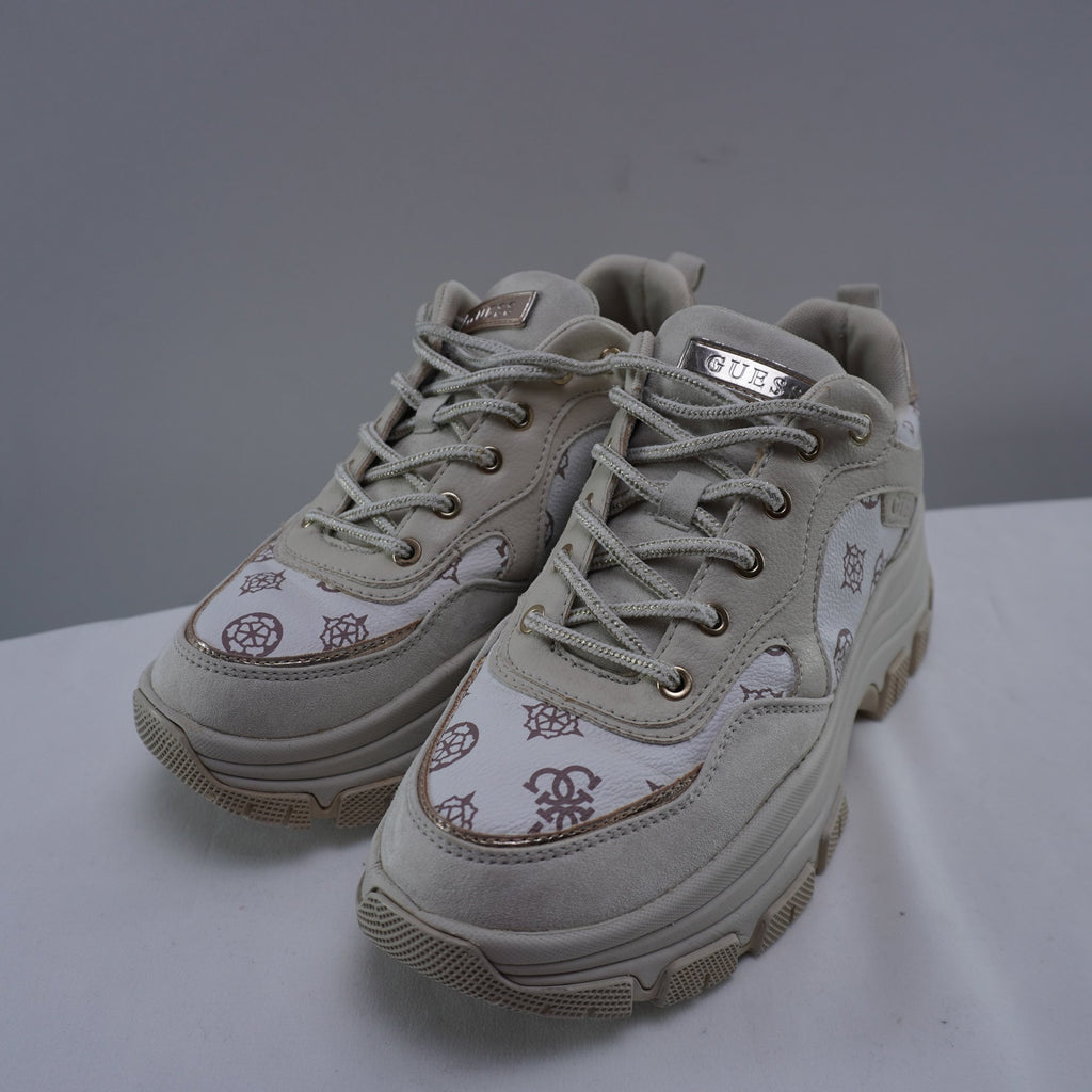 Zapatillas Guess para Mujer Usadas - Blancas, Talla 38
