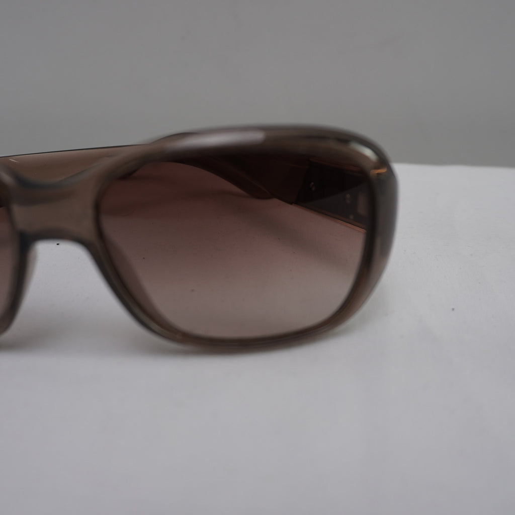 Gafas de Sol Guess para Mujeres - Marrón, Usadas en Muy Buen Estado