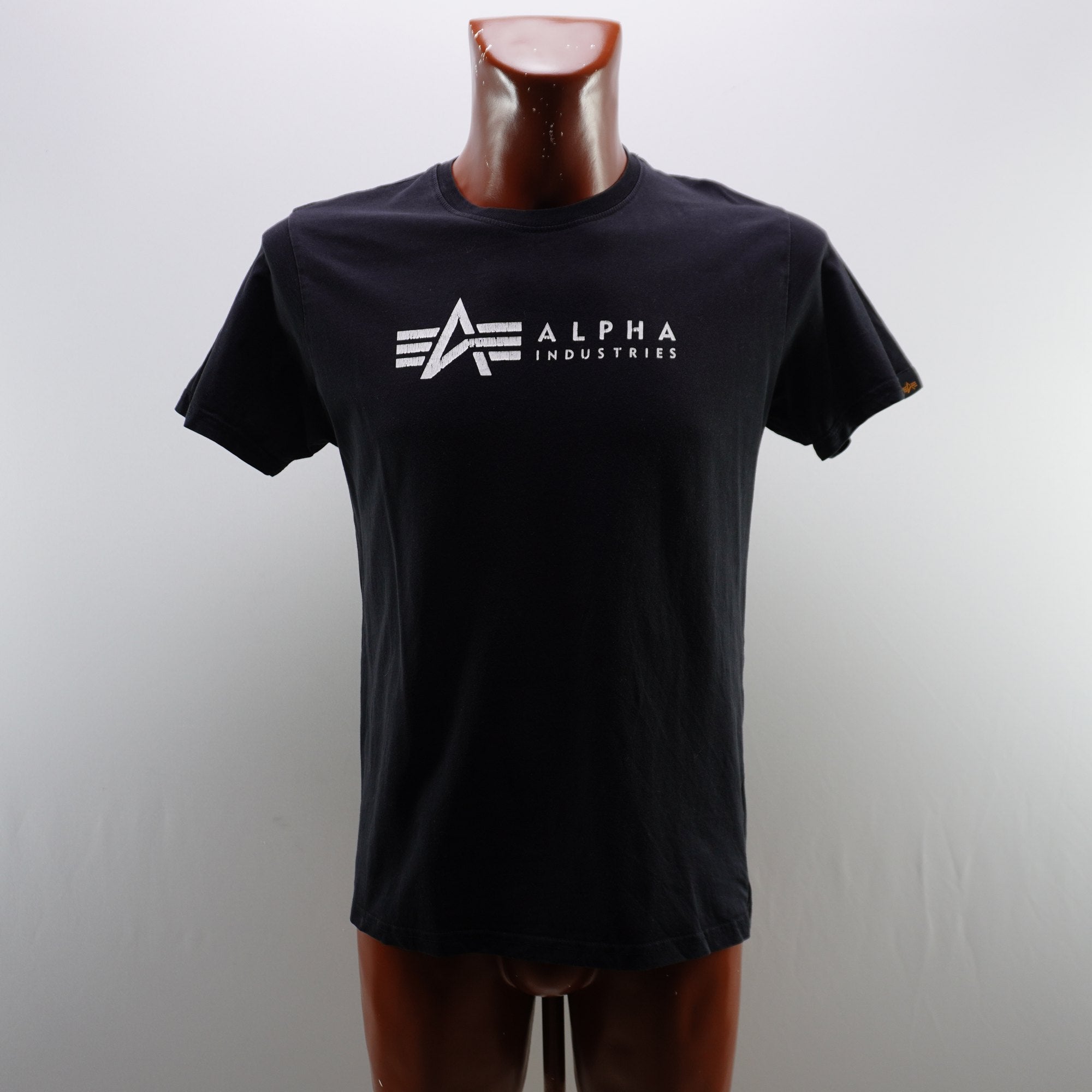 Camiseta de Manga Corta Alpha Industries para Hombre - Negra, M, Usada en Muy Buen Estado