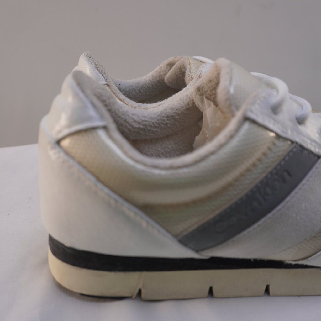 Zapatillas Calvin Klein para Mujer Usadas - Blanco, Talla 38