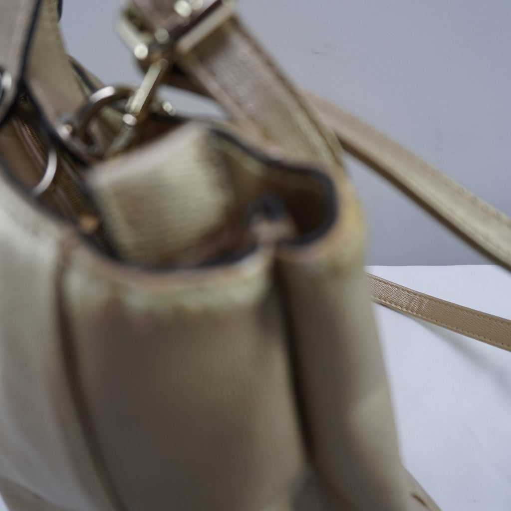 Bolso Baguette Guess para Mujer Usado - Dorado, Muy Buen Estado
