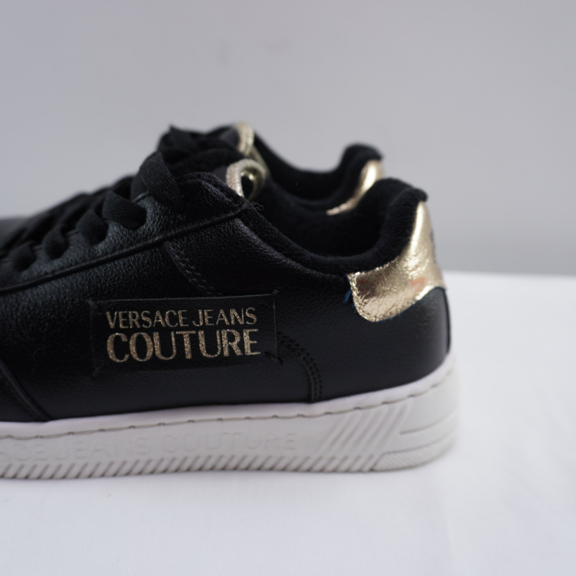 Zapatillas Versace para Mujer Usadas - Negros, Talla 38
